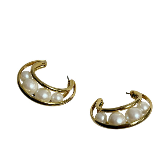 Elegant Gold and Pearl Hoop Earrings