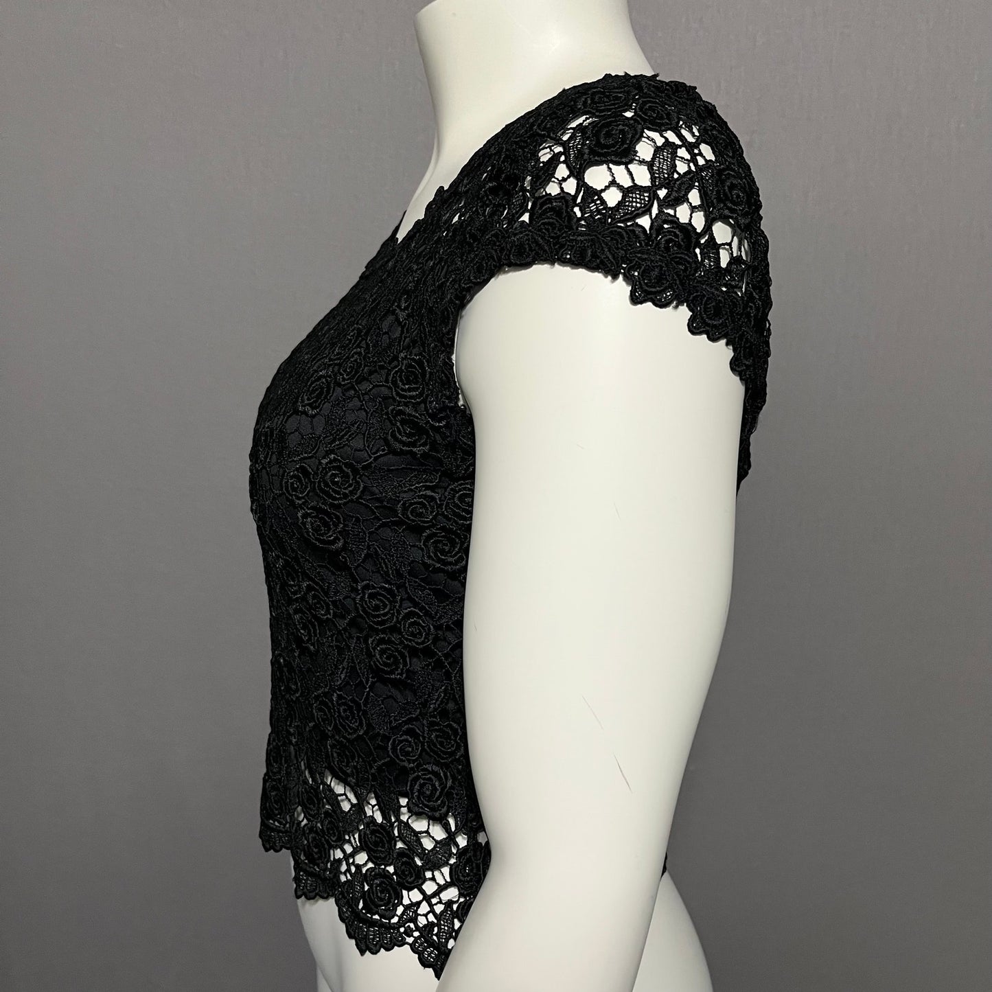 Vintage Black Floral Rosettes Knit Top Sz-Medium
