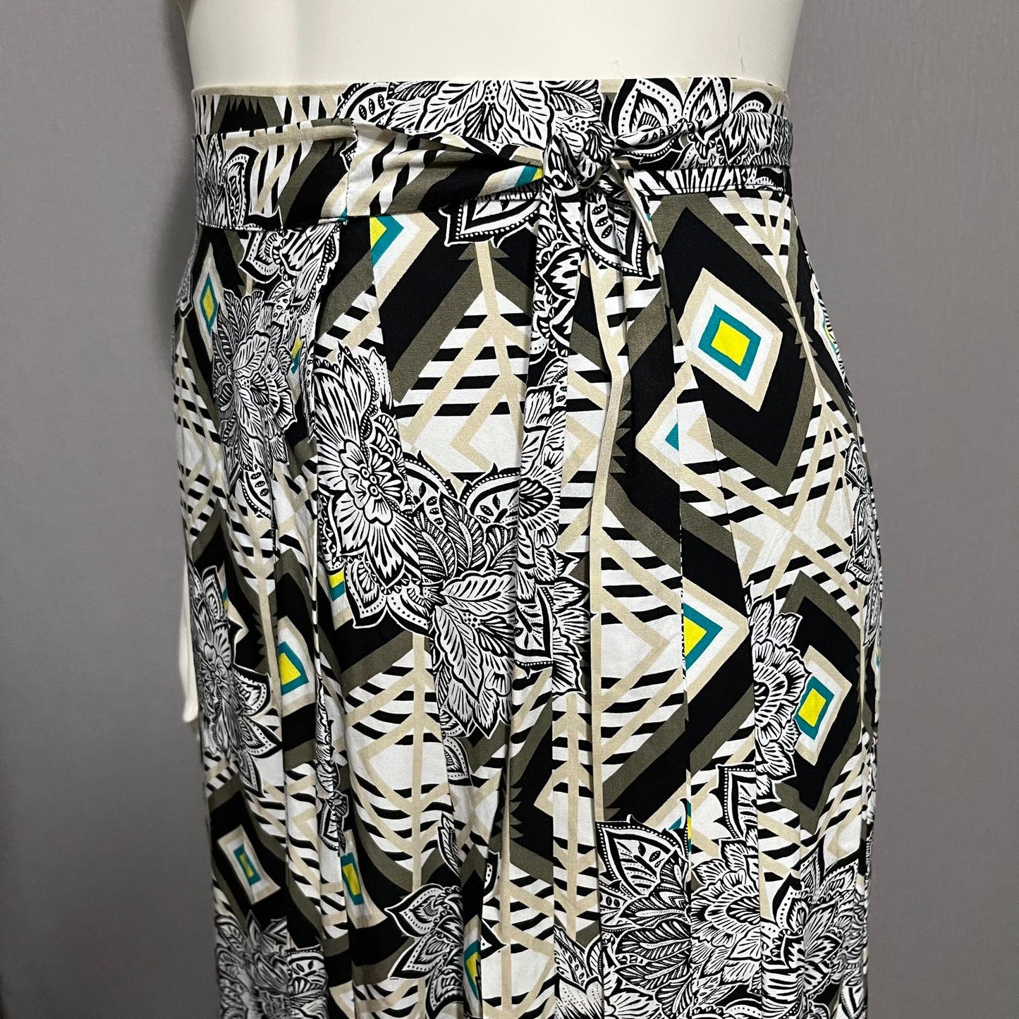 New York & Company Safari Print Rayon Flowy Maxi Wrap Skirt Sz-Medium