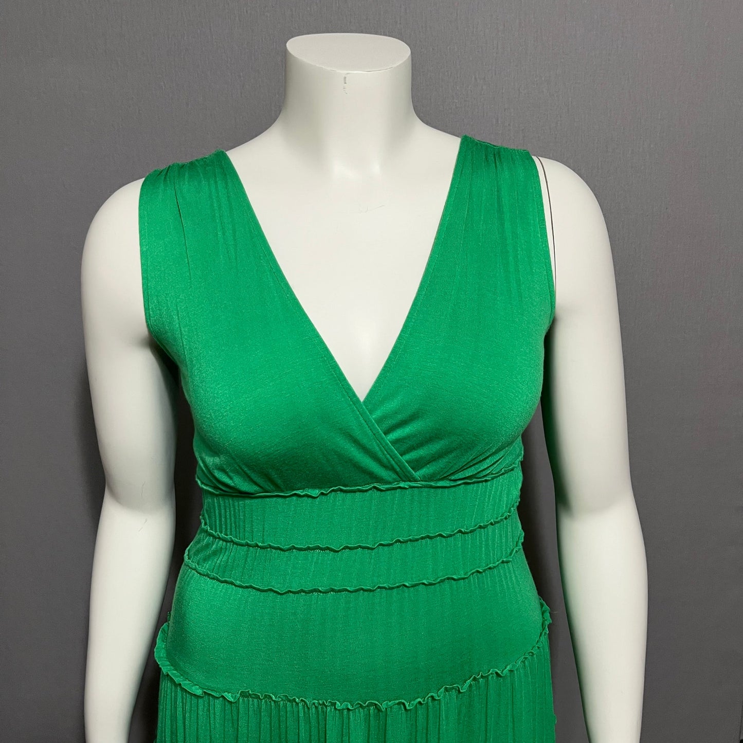 Sangria Sleeveless Green Layered Gathered Pleated Knee Length Dress Sz-Medium