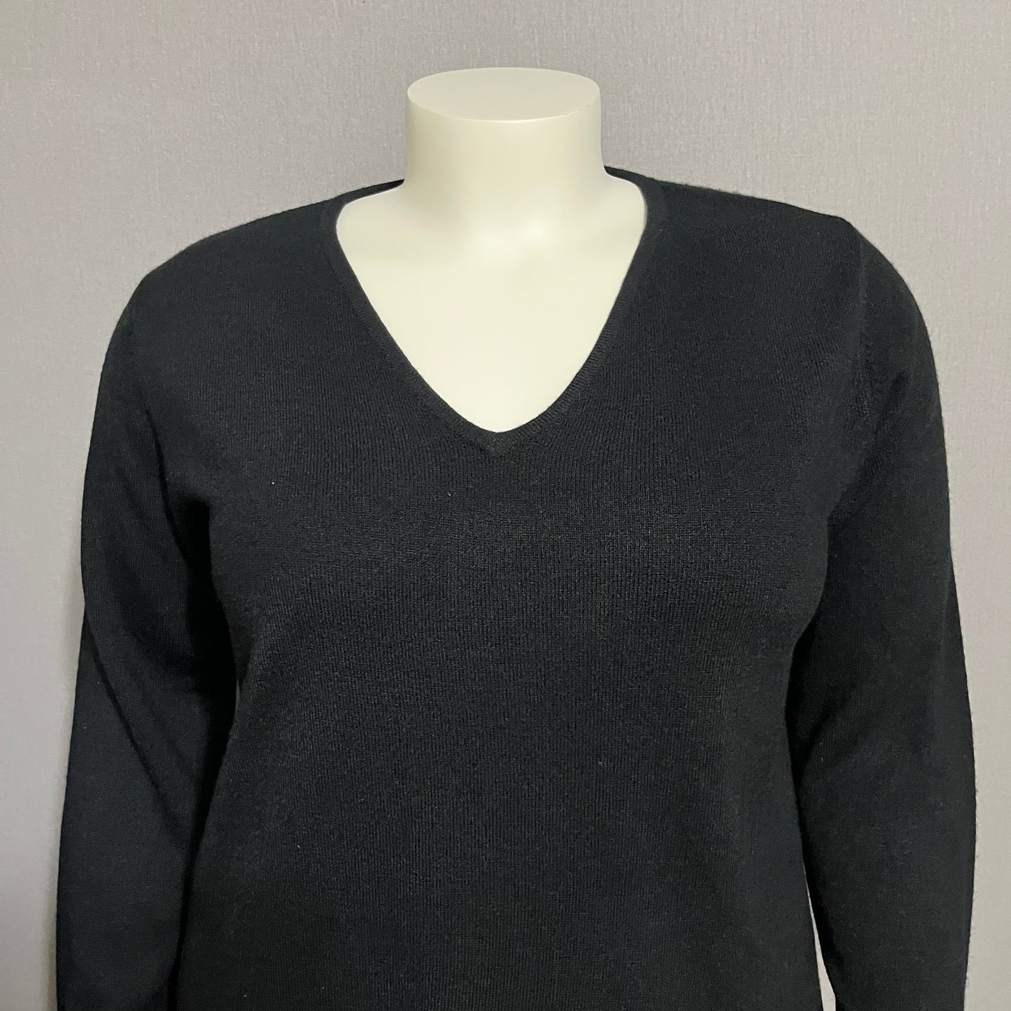 Carol Rose Elegant Black V Neck Acrylic Sweater Sz-2X