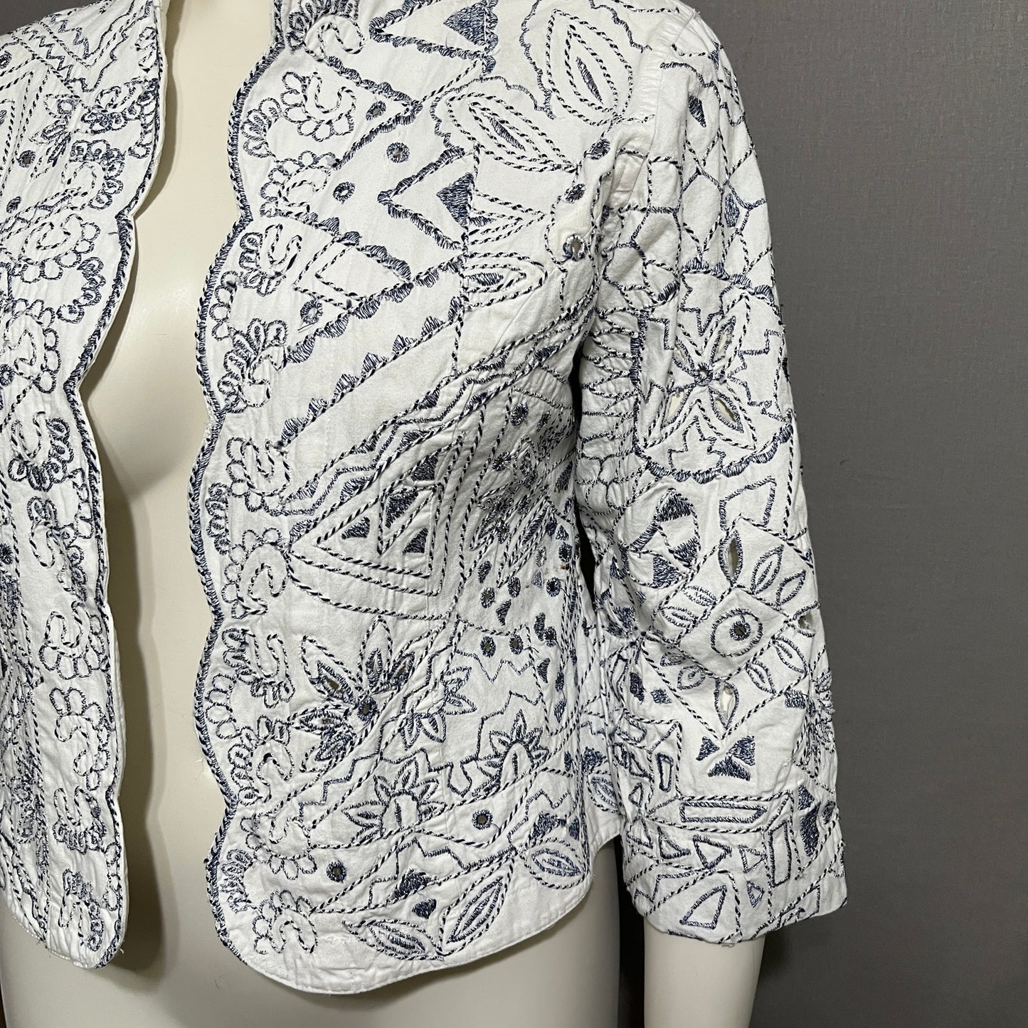 Chicos Women’s Cotton Jacket Embroidered Eyelet Scalloped Edge Sz-2 Medium