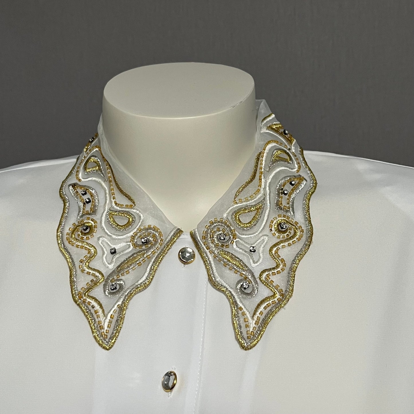 Yves St. Clair White With Gold Decorative Jeweled Collar Artsy Blouse Sz-24W