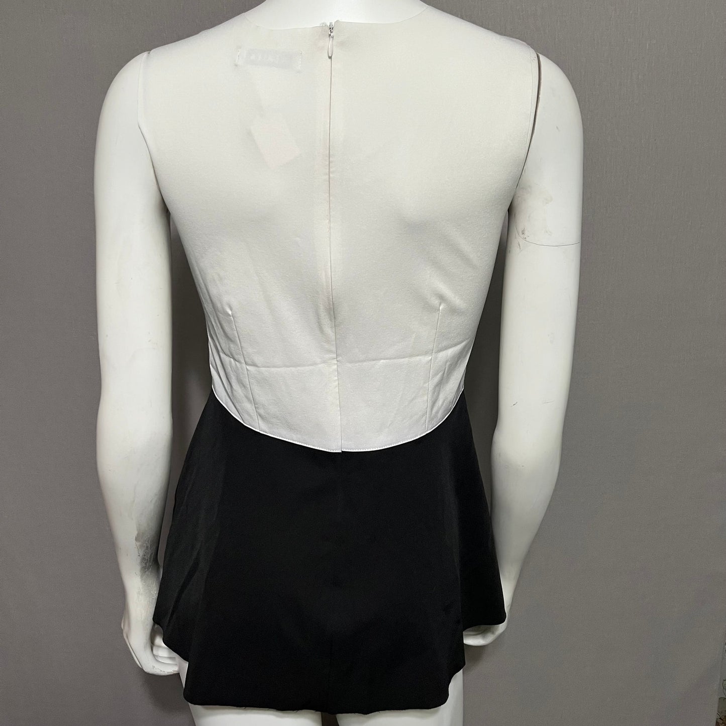 Azalea Black White Colorblock Cutout Peplum Sleeveless Blouse Sz-Small