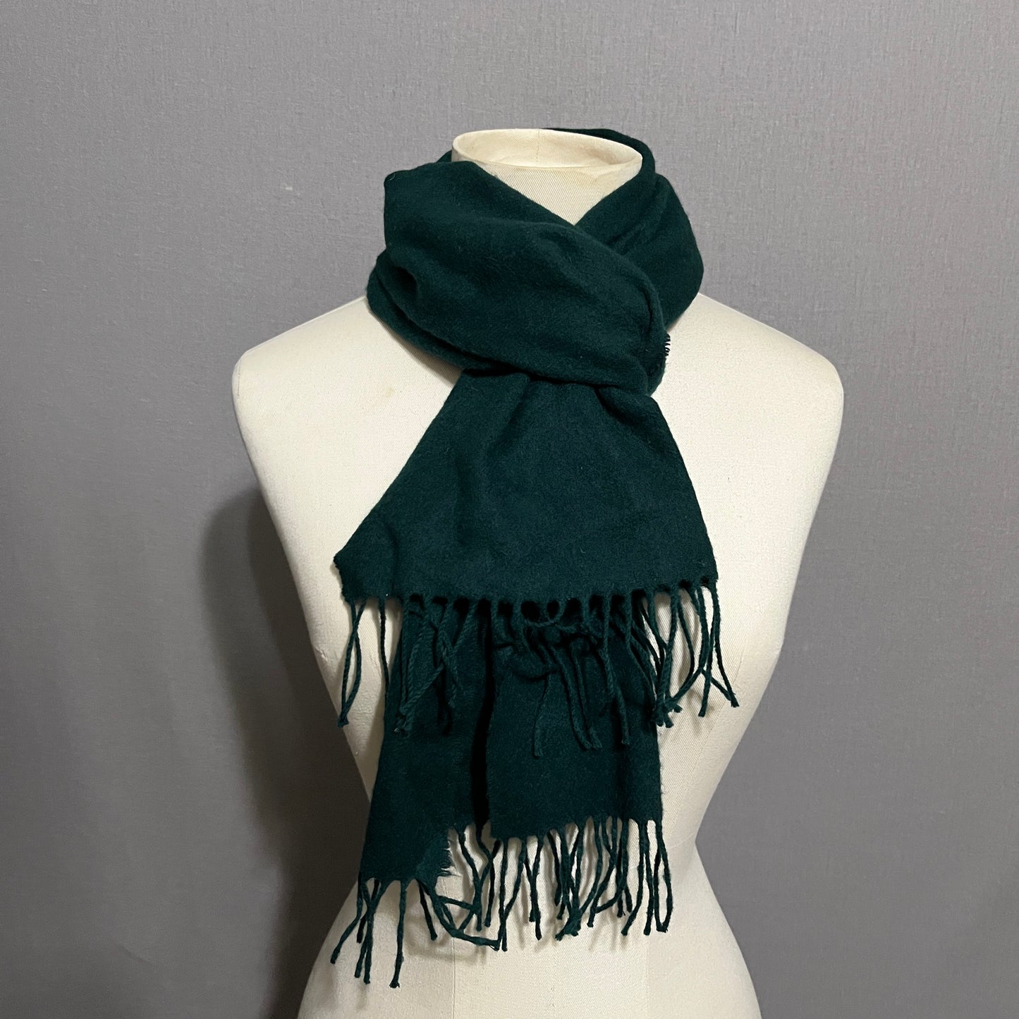 VTG Neiman Marcus 70% Cashmere 30% Wool Green Scarf
