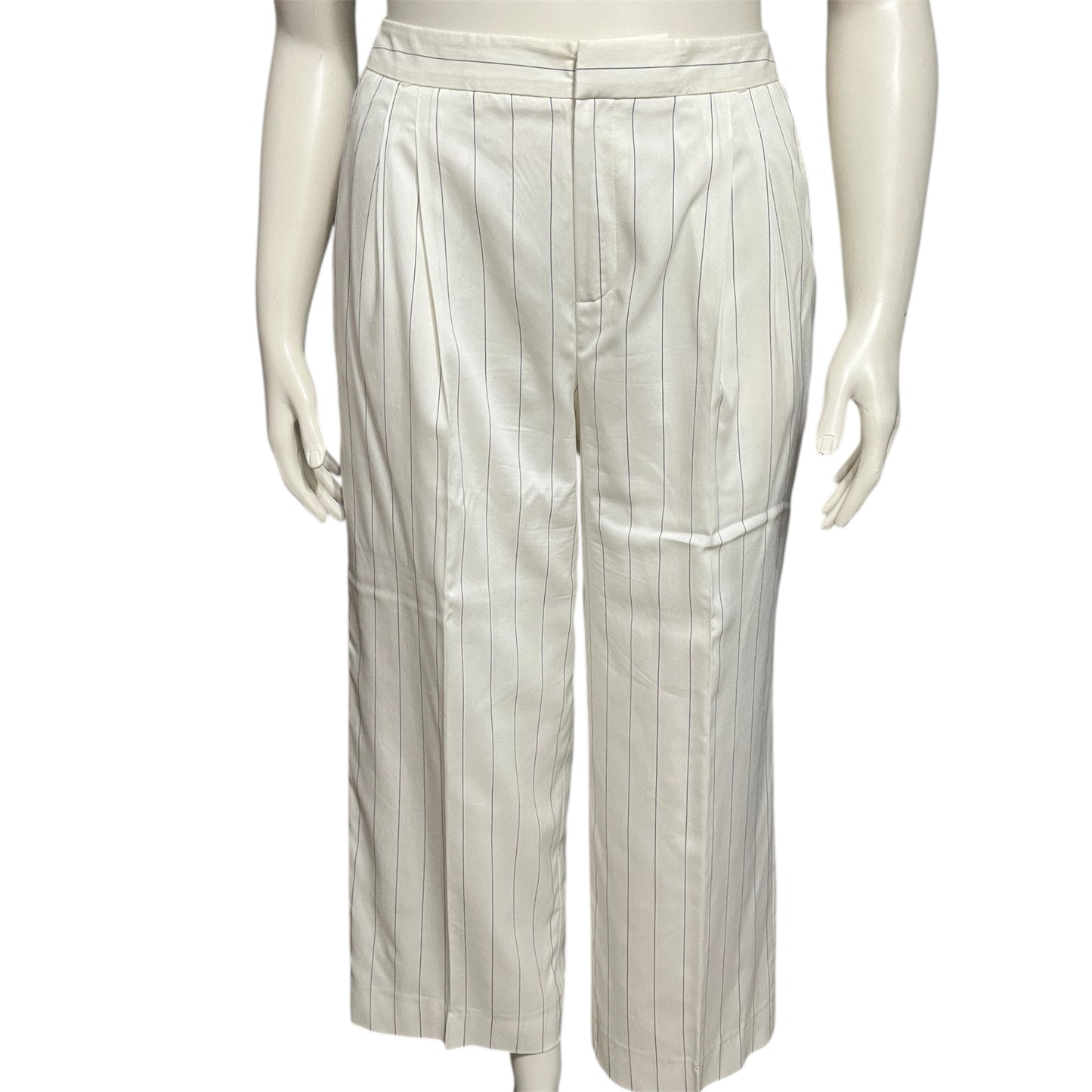 Ellen Tracy White and Black Pinstriped 2 pc Pant Set Sz-Large