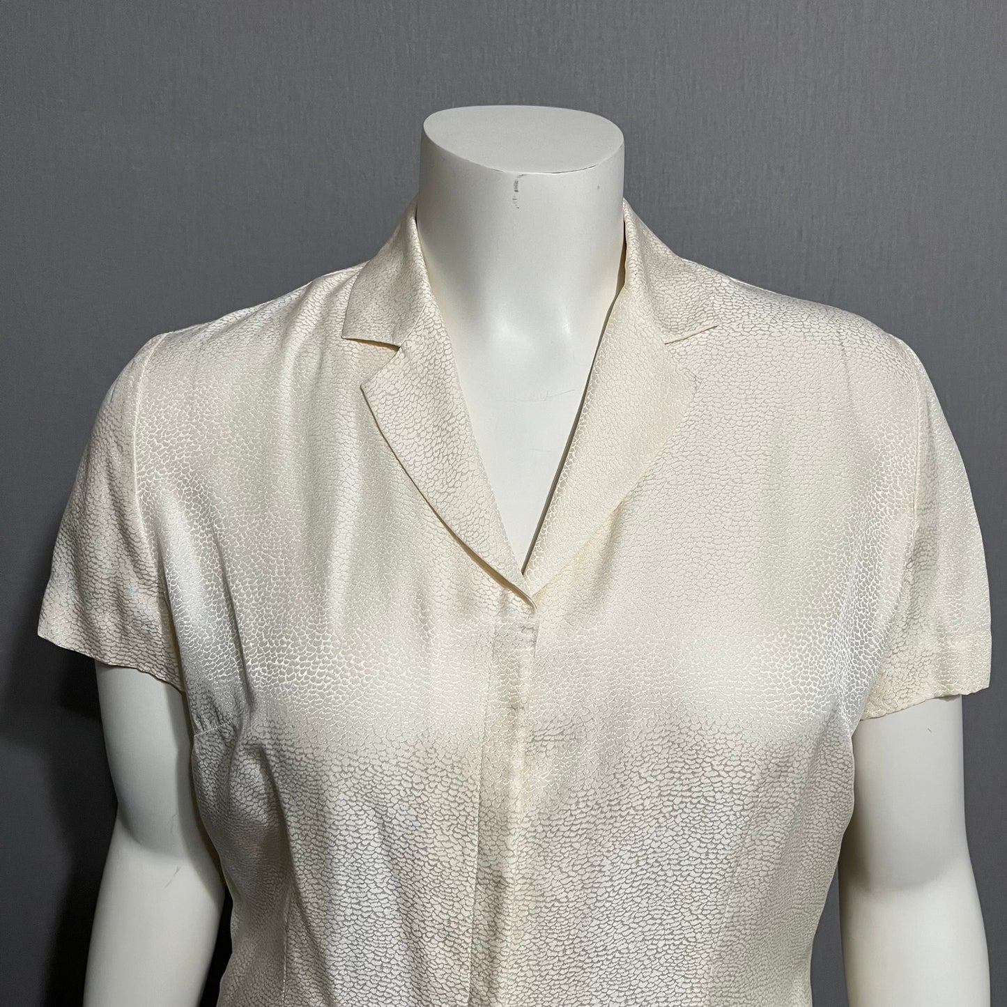 Liz Claiborne Cream Allover Print Button Front Short Silk Sleeve Blouse Sz-10