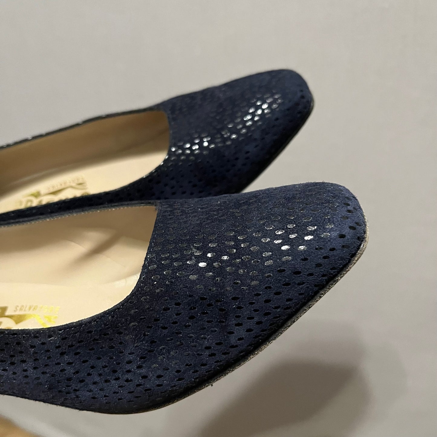 Salvatore Ferragamo Navy Textured Suede Leather Kitten Heel Sz-6 1/2 B