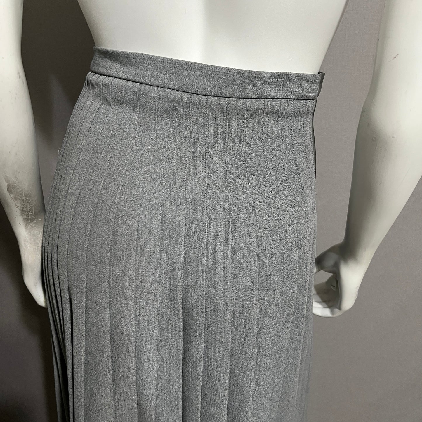 Samantha Taylor Gray A-Line Pleated Skirt Sz-6