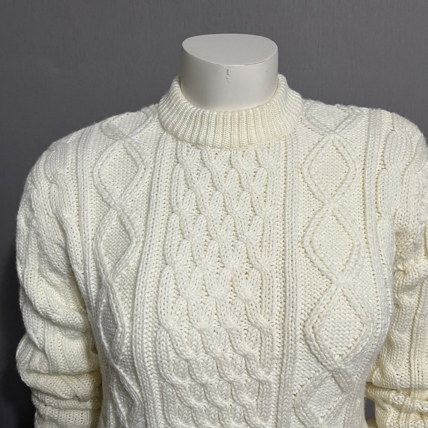 Chic Cable Knit Sweater in Cream