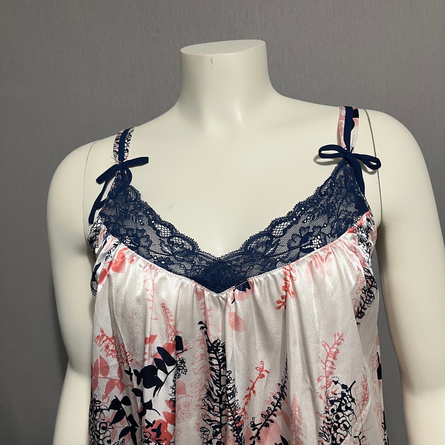 Oscar De La Renta Pink Label Lace Nightie Sz-Med/Lg