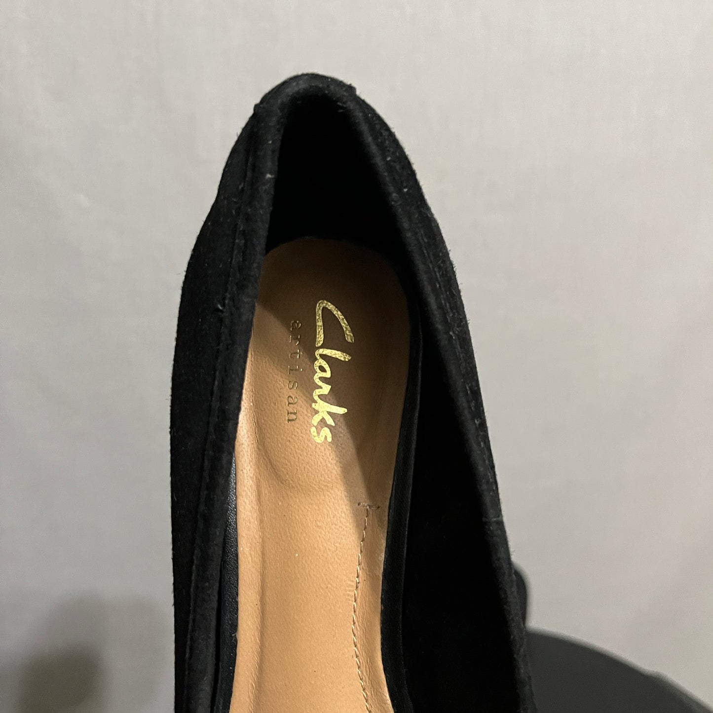 clarks womens shoes 7.5 m Black Bow Round Toe Suede Low Heel Career Shoes