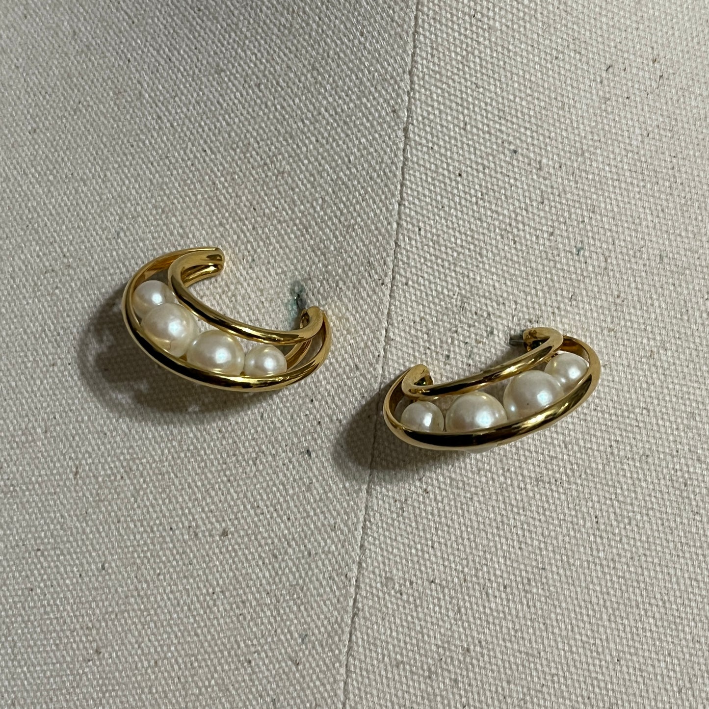 Elegant Gold and Pearl Hoop Earrings