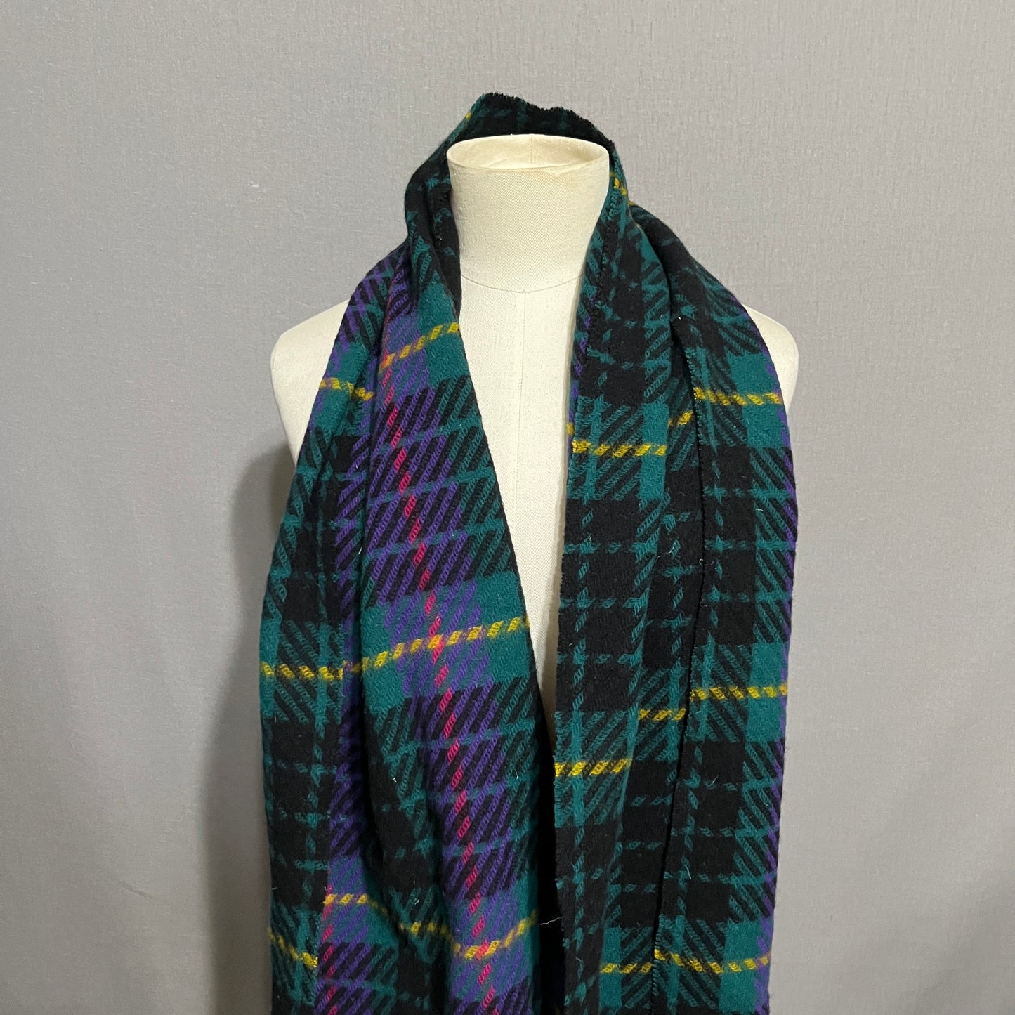 Vintage Gap Green Plaid 100% Lambswool Unisex Italy Scarf