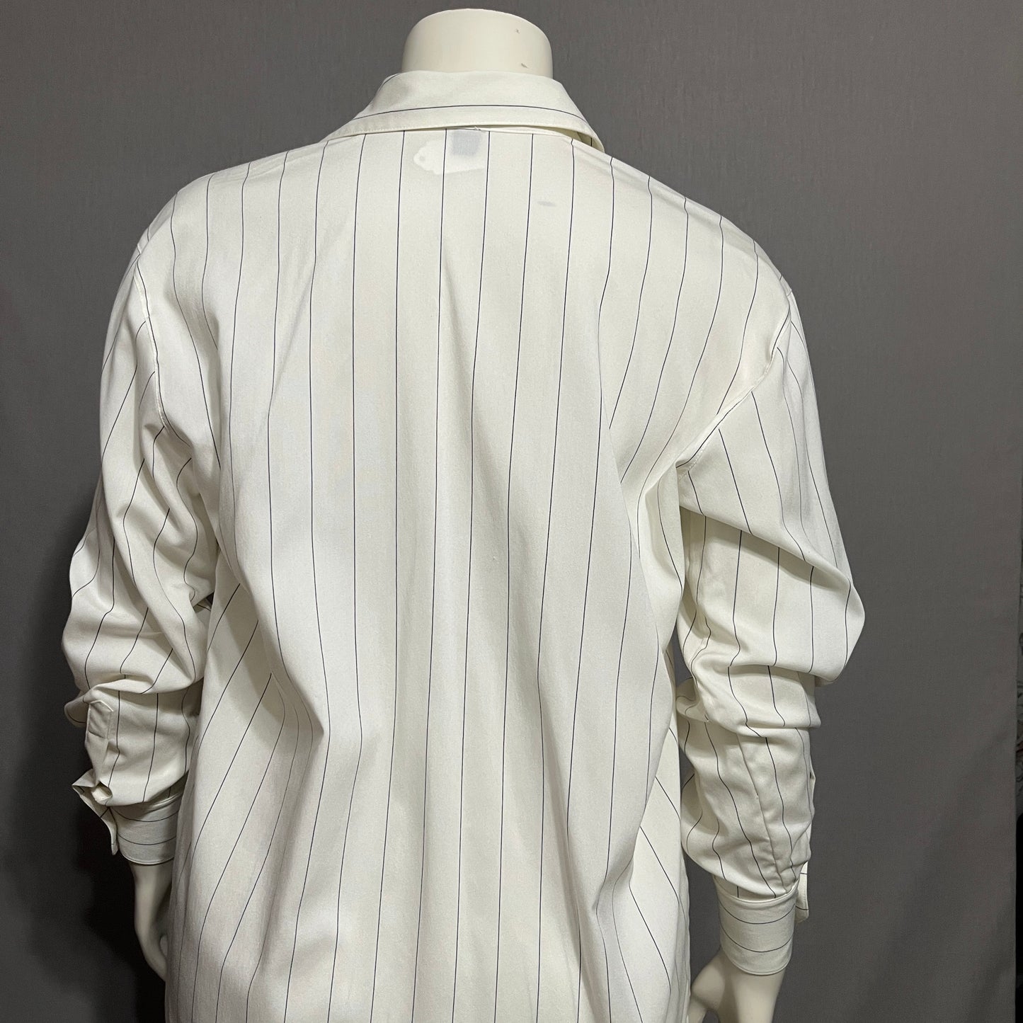 Ellen Tracy White and Black Pinstriped 2 pc Pant Set Sz-Large