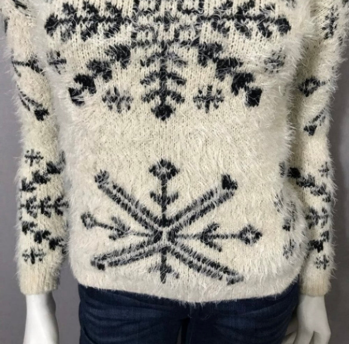 Finn & Clover Fuzzy Snowflake Sweater Sz-Small