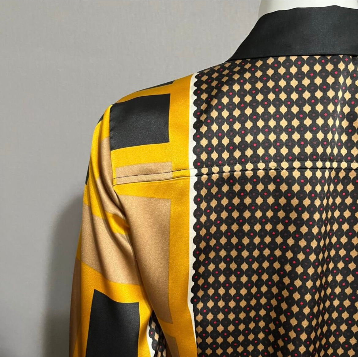Calvin Klein Geometric Gold & Black Satin Blouse Sz-Small