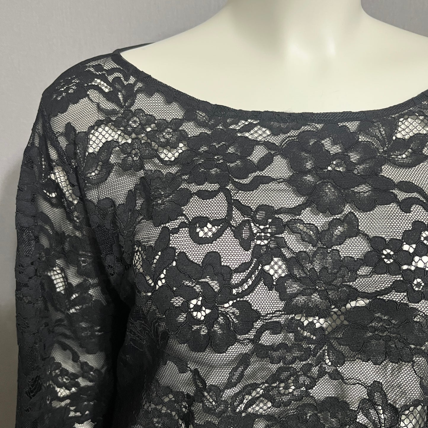 Anue Ligne Black Lace Flare Sleeve Top Sz-XL