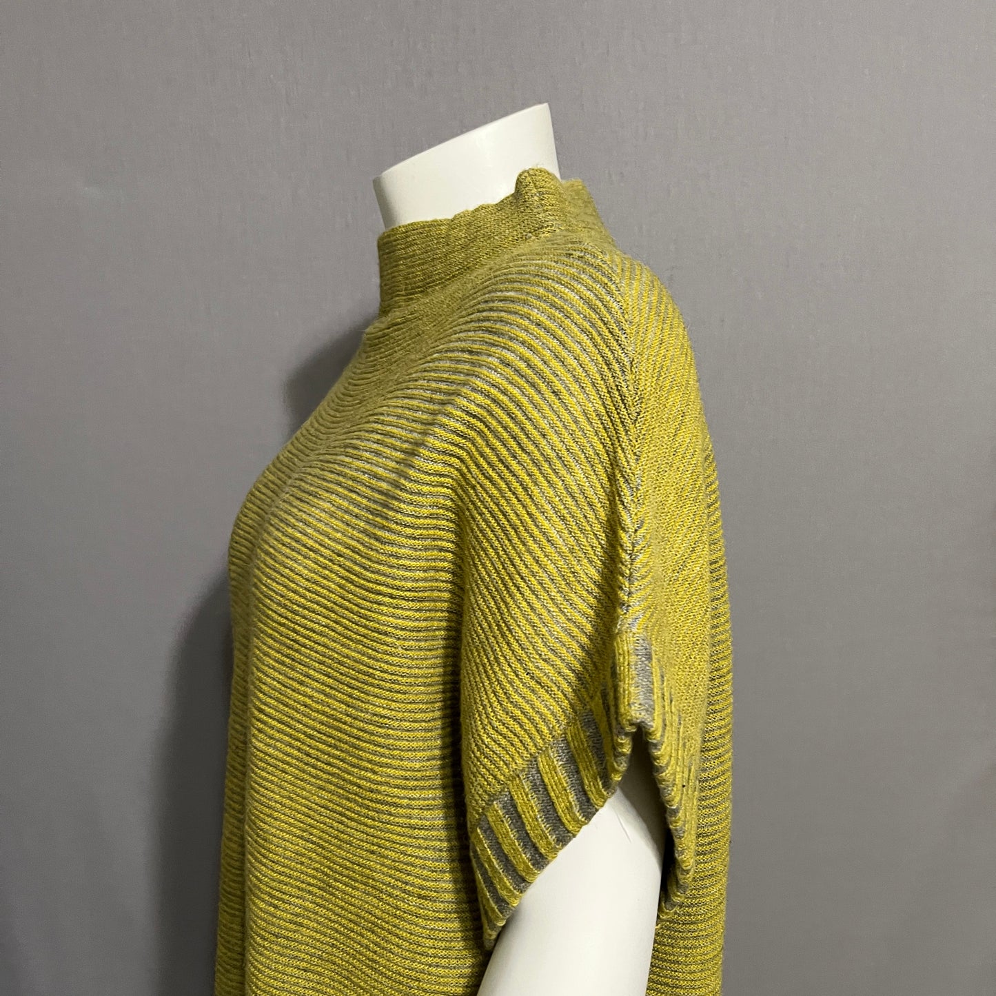 Foil Cozy Mustard Gray Ribbed Mock Neck Sweater Sz-Large