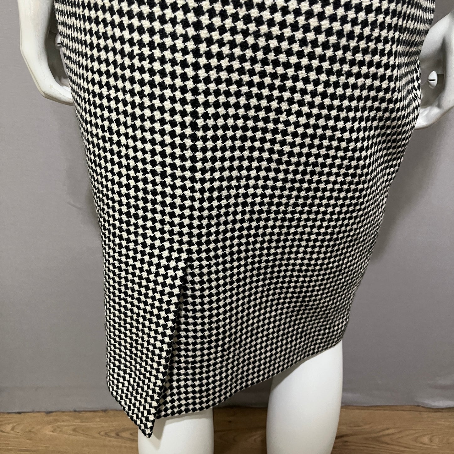 Carlisle Houndstooth Pencil Knee Length Wool Skirt Sz-6