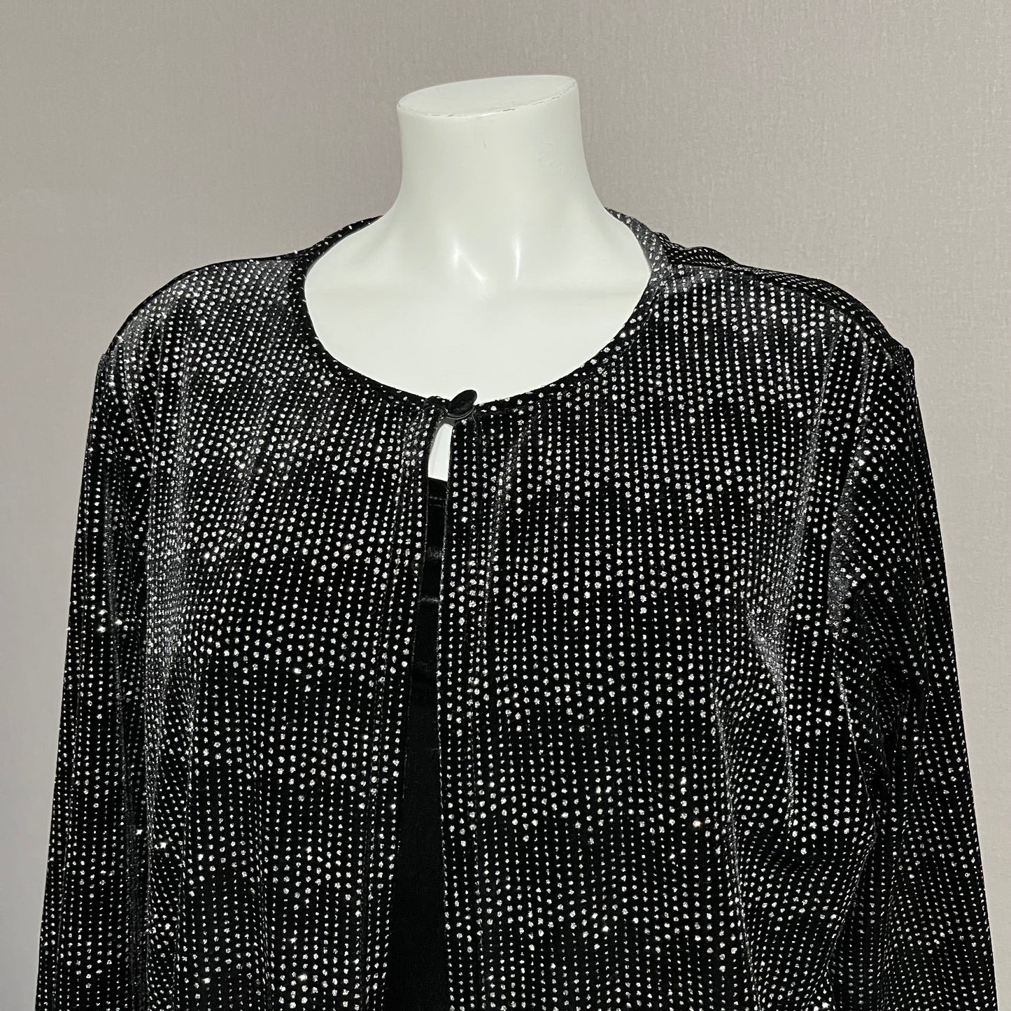 Notations Silver Glittery With Black Velvet Top Sz-2X