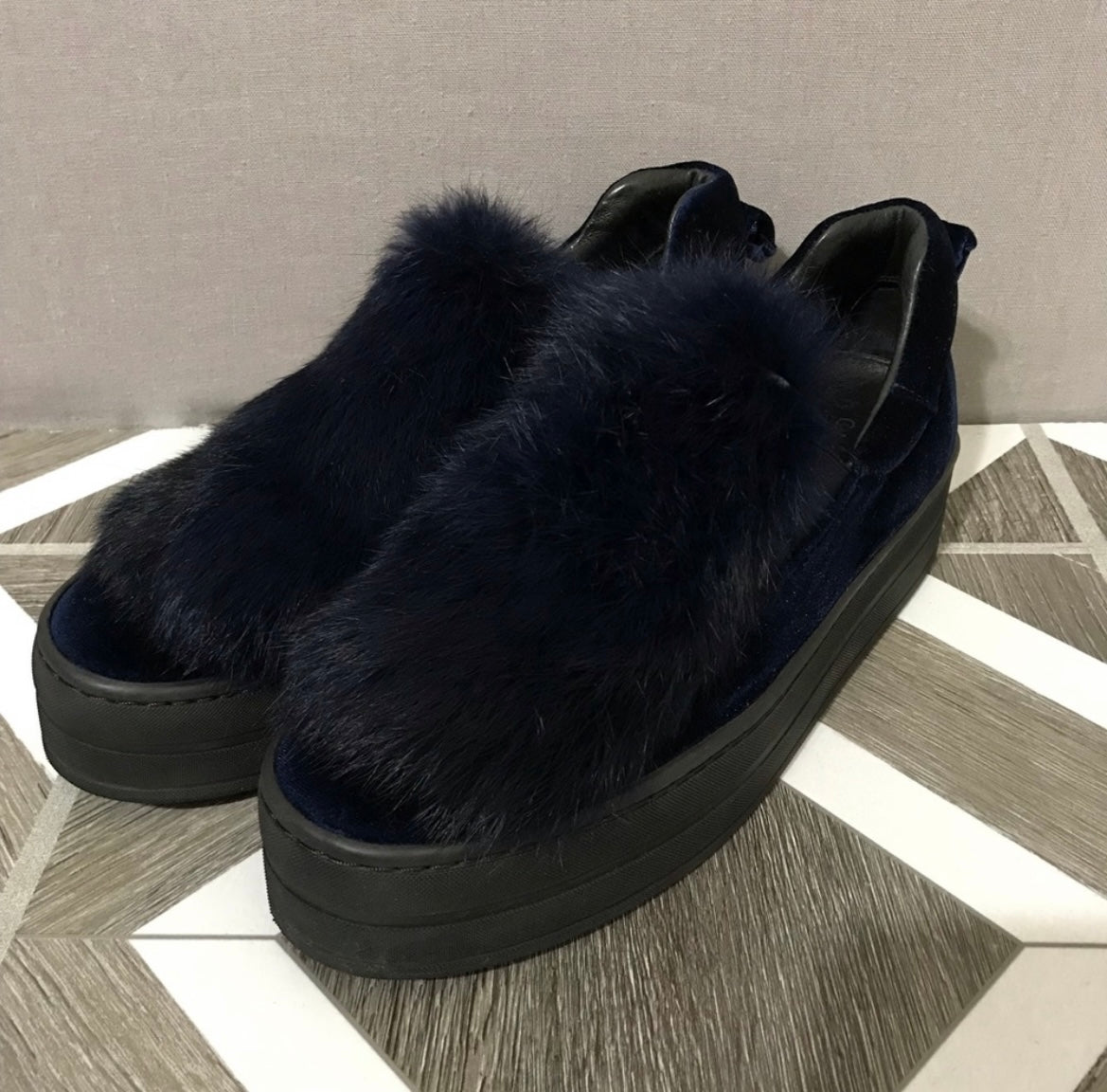 Gabriella Navy Velvet Rabbit Fur Platform Slip On Sneaker Sz-37