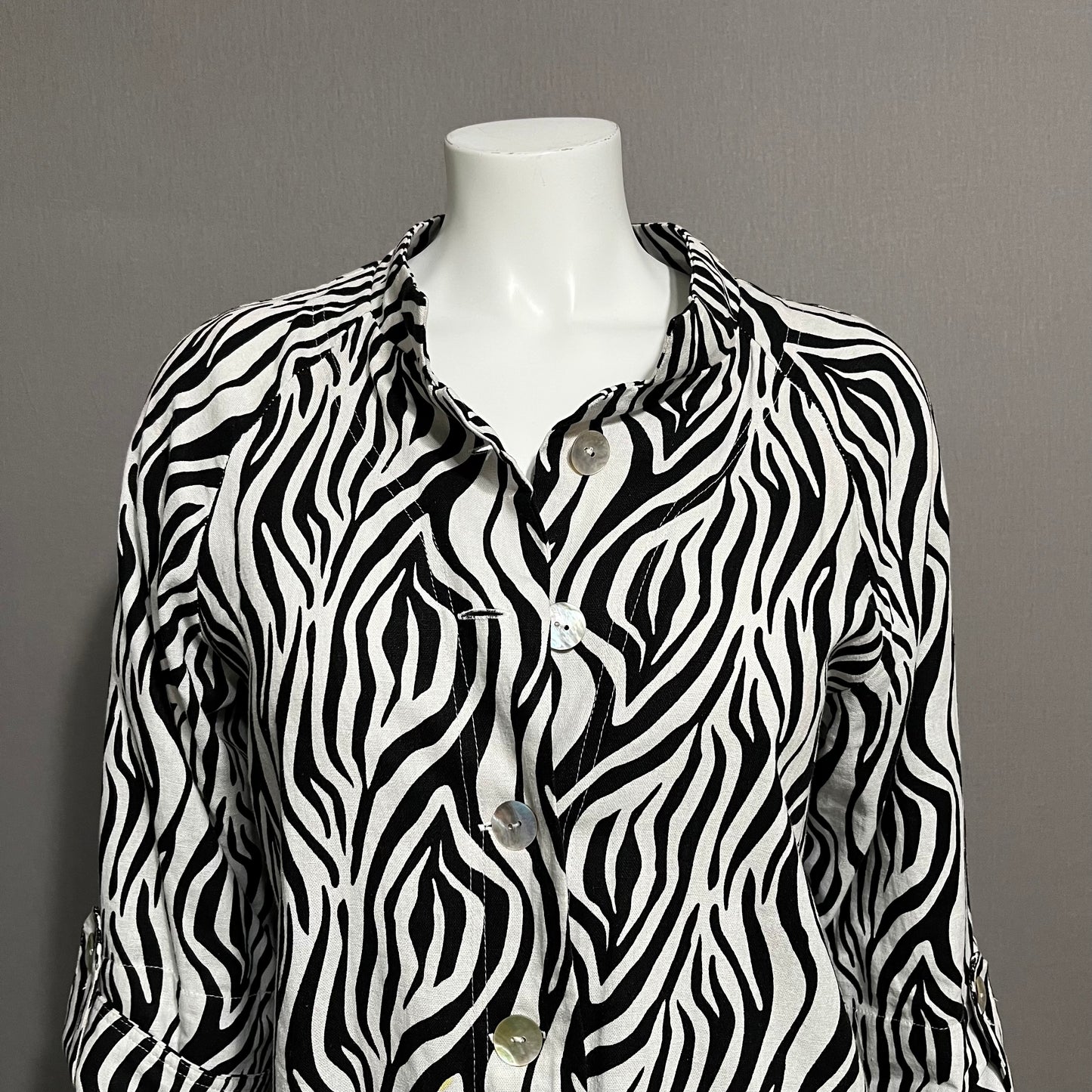 Talie Black Zebra Print Linen  / Viscose Shirt Sz-Medium