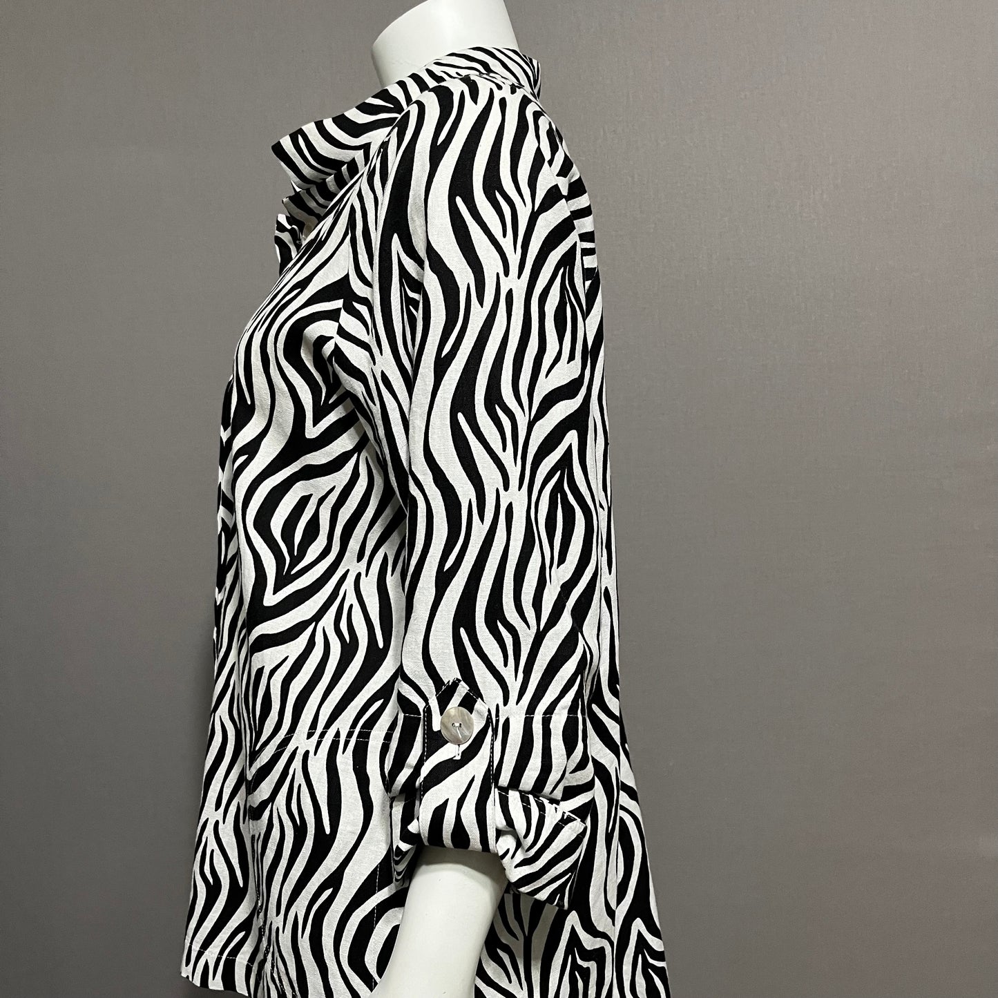 Talie Black Zebra Print Linen  / Viscose Shirt Sz-Medium