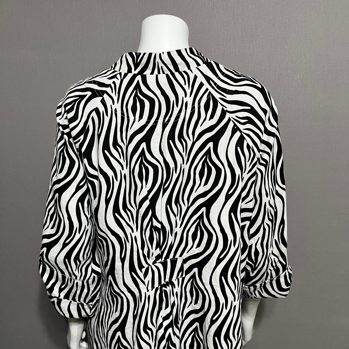 Talie Black Zebra Print Linen  / Viscose Shirt Sz-Medium