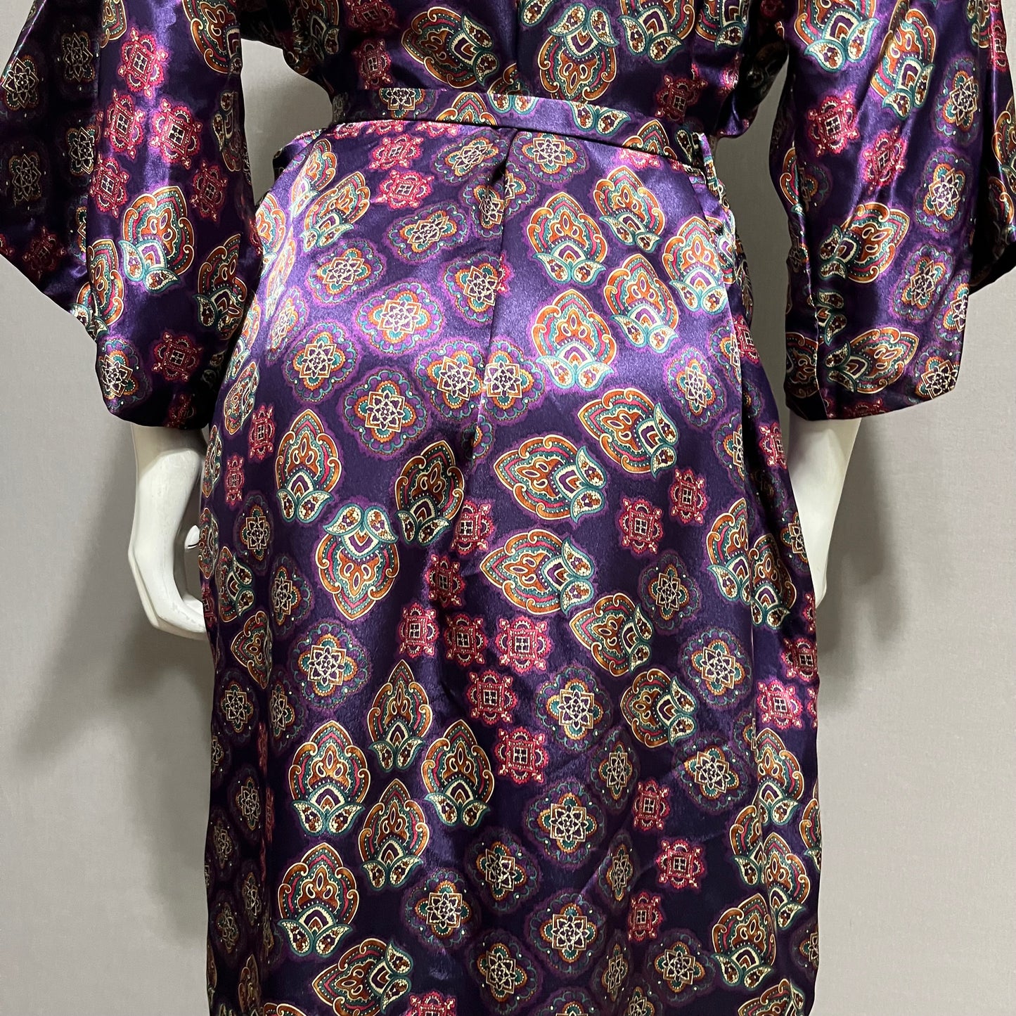 California Dynasty Purple Paisley Robe Sz-Large