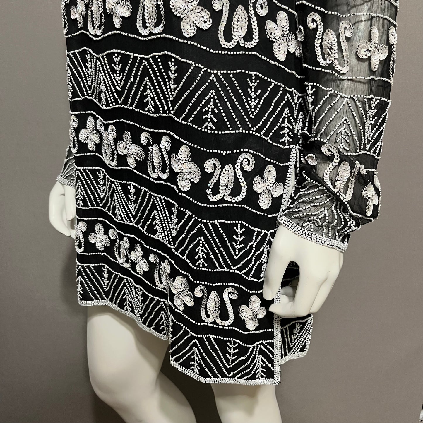 Papell Boutique 100% Silk Black With White Beaded Tunic Top Sz-Large