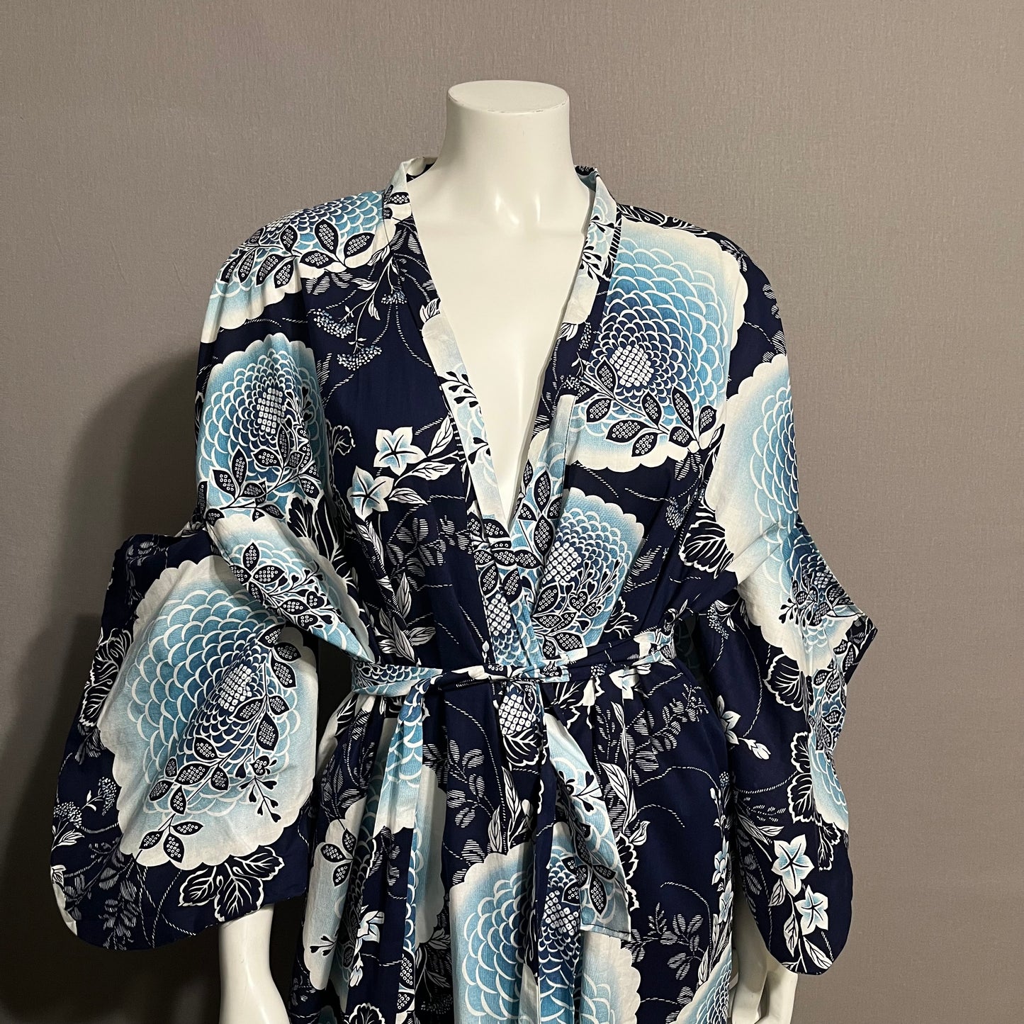 Blue White Large Floral Cotton Kimono Sz-XL