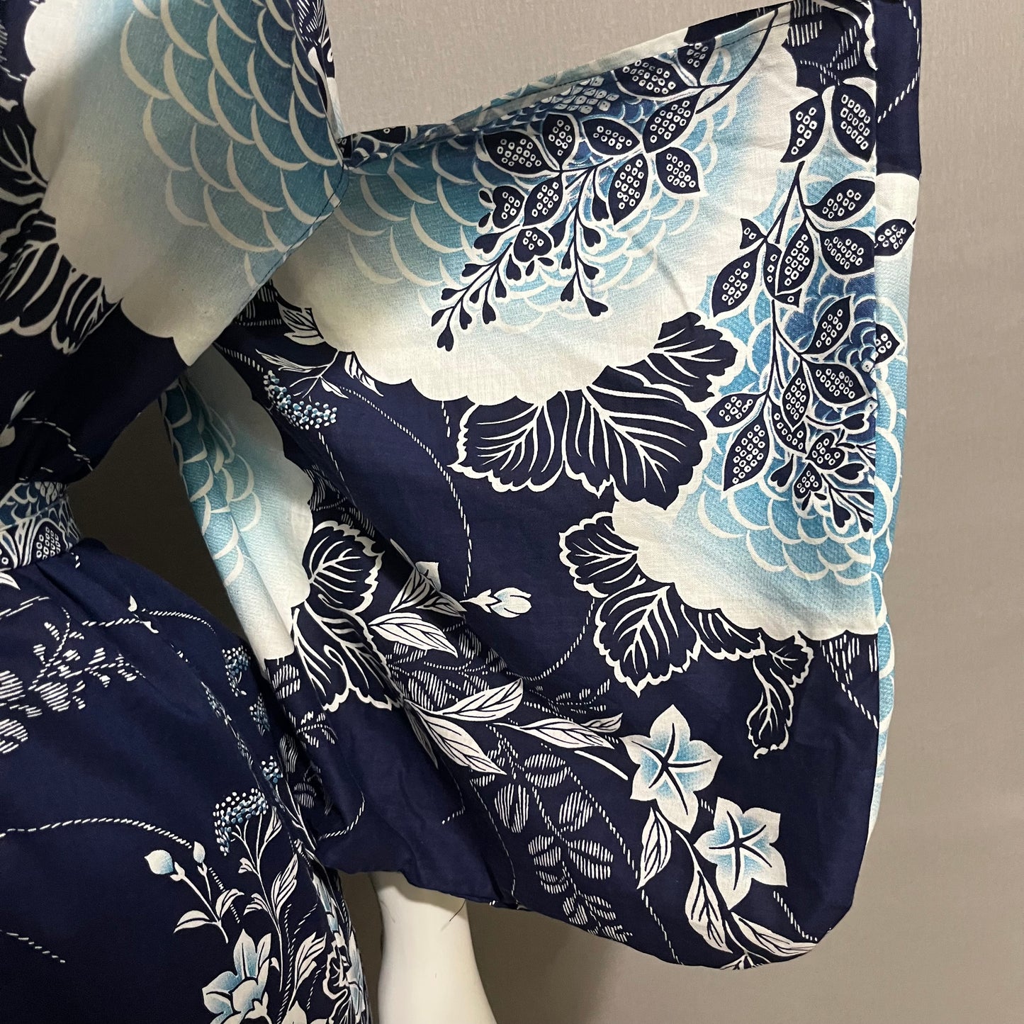 Blue White Large Floral Cotton Kimono Sz-XL