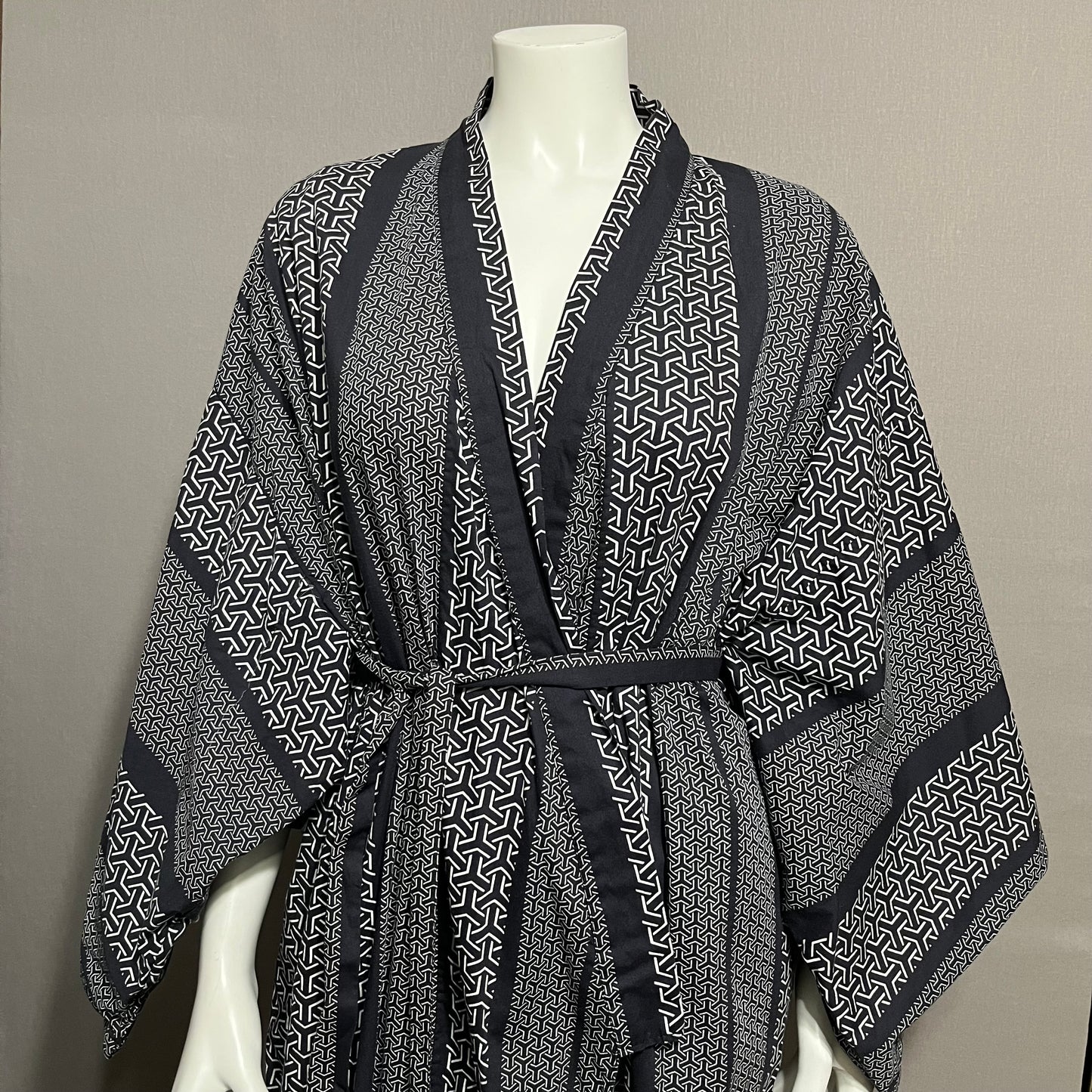 Black or Navy White Geometric Pattern Cotton Kimono Sz-XL