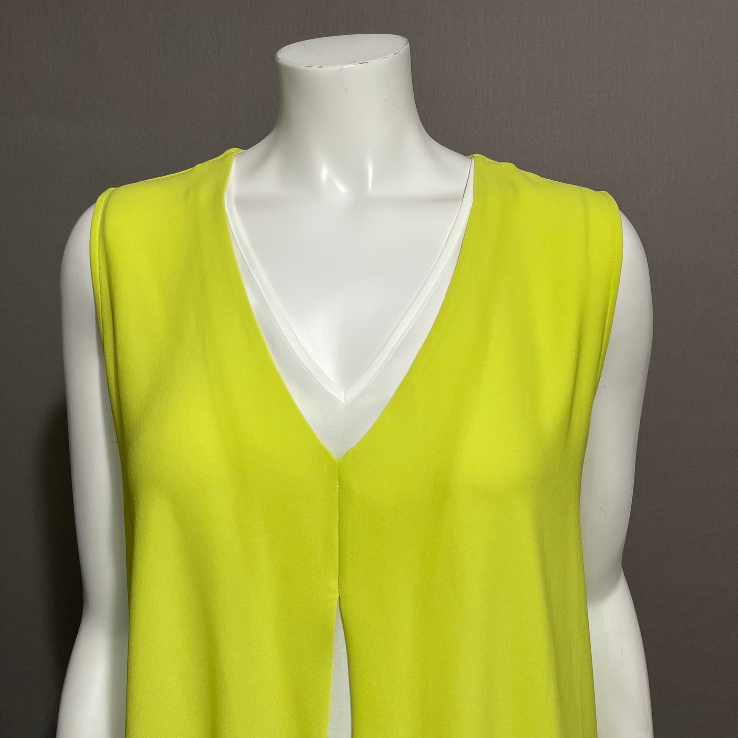 Misook Lime Green / White Shell Top Sz-Medium / Large