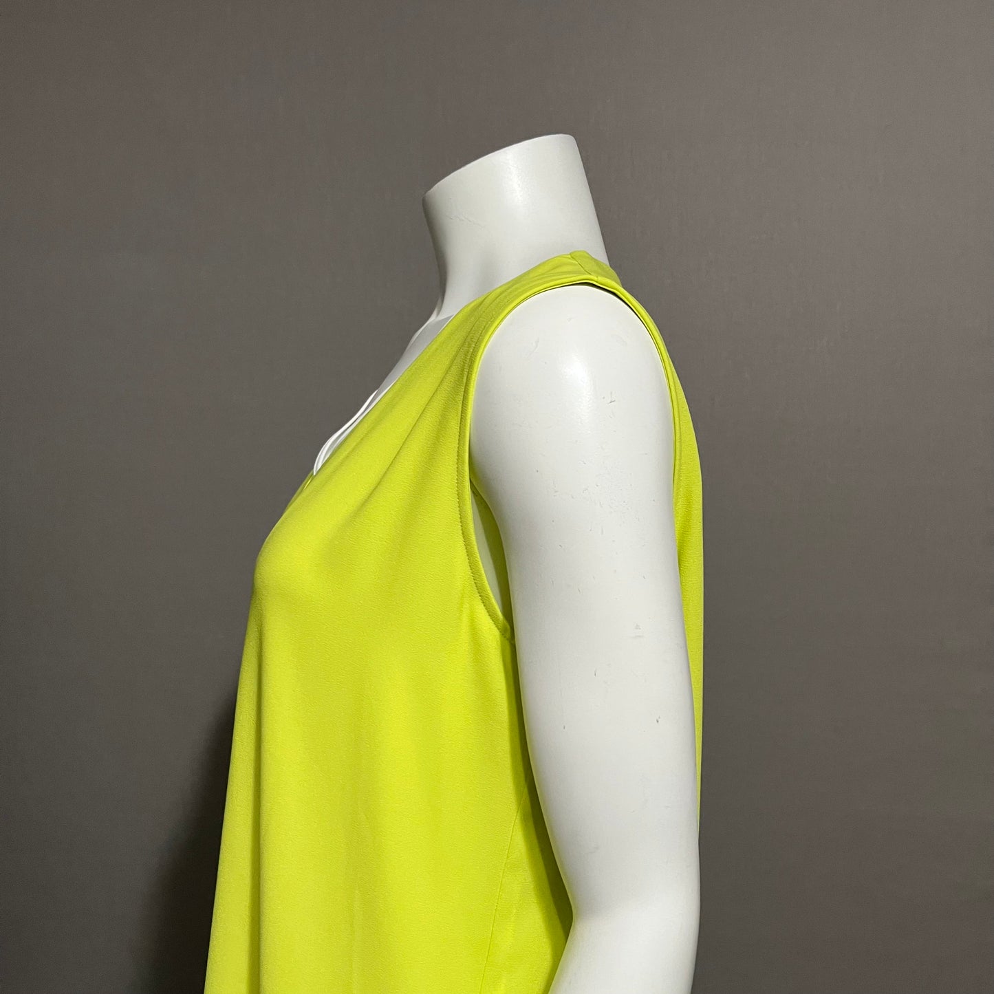 Misook Lime Green / White Shell Top Sz-Medium / Large