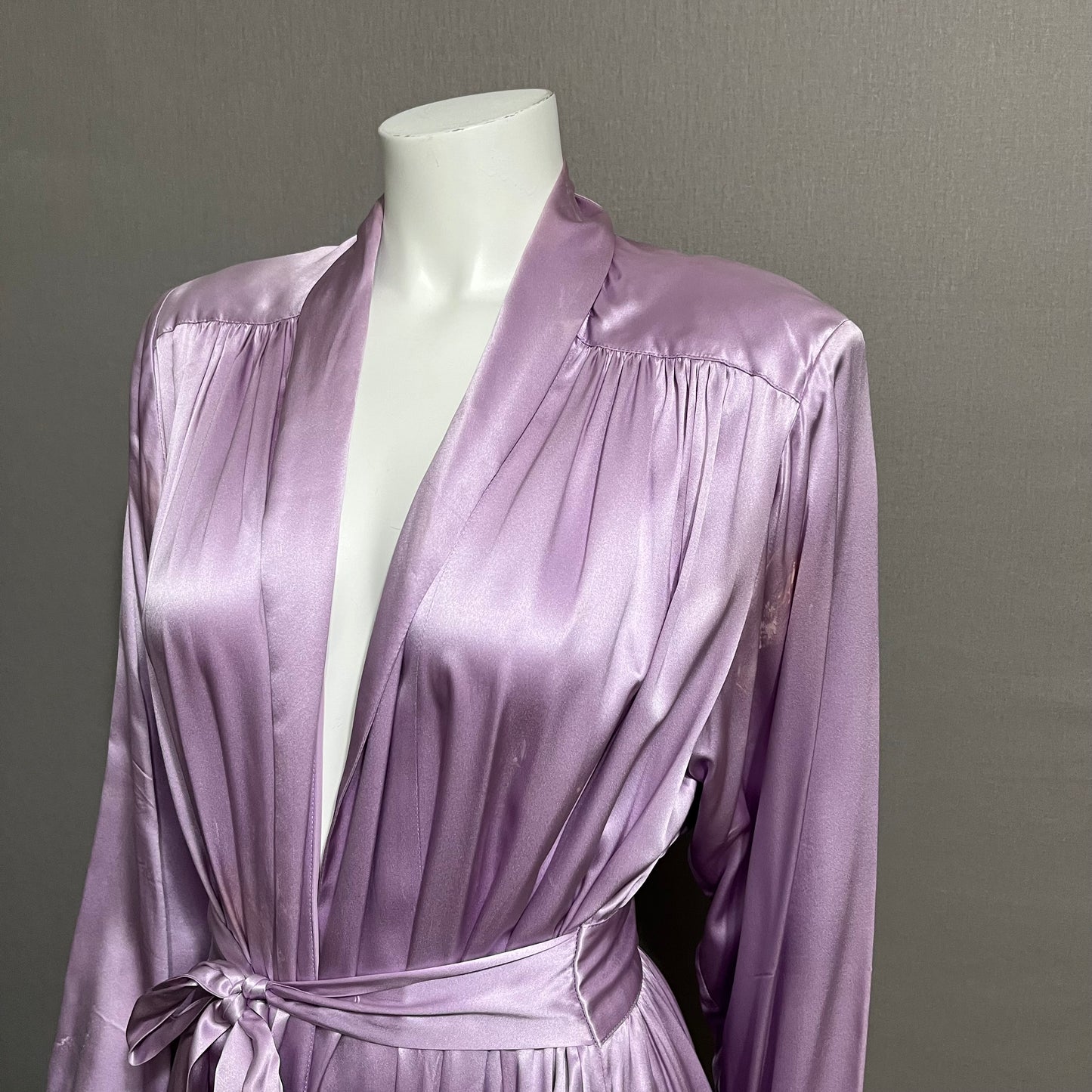 Vintage Filigree 100% Silk Lavender Robe Sz-Medium