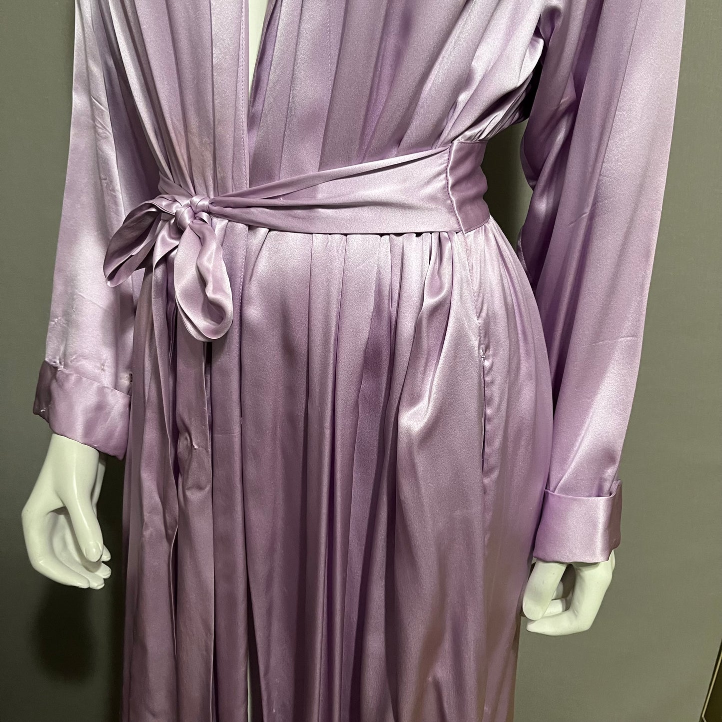 Vintage Filigree 100% Silk Lavender Robe Sz-Medium