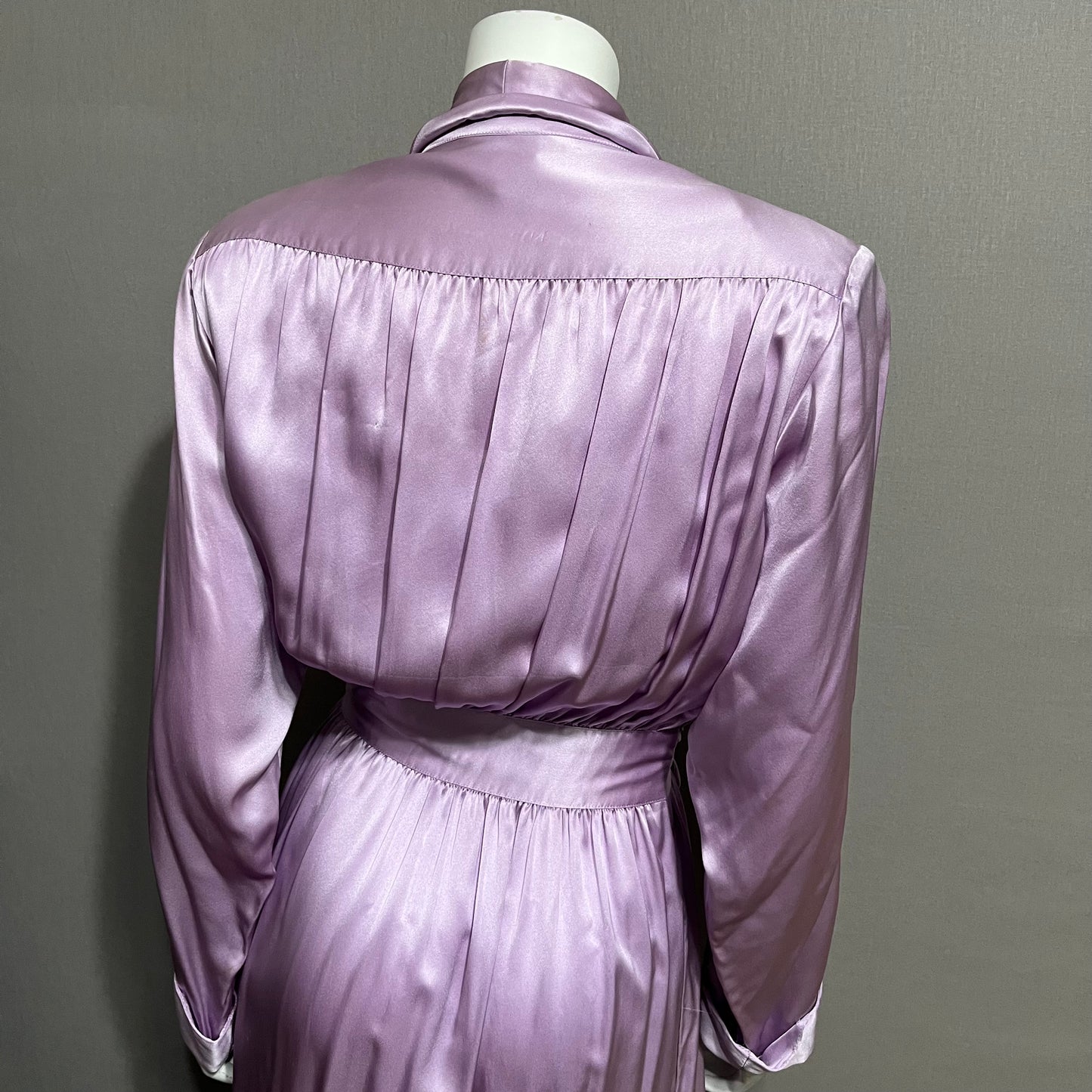 Vintage Filigree 100% Silk Lavender Robe Sz-Medium