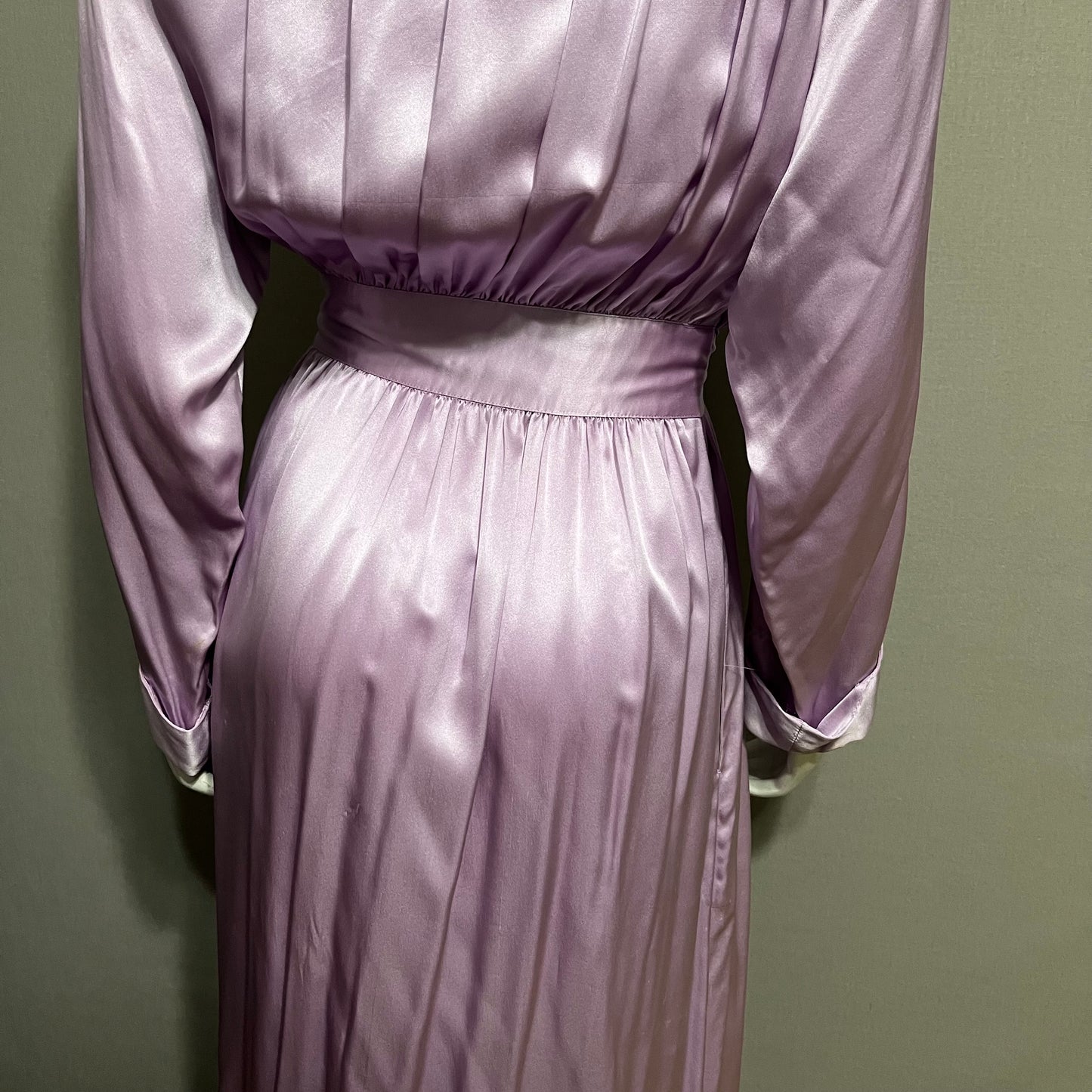 Vintage Filigree 100% Silk Lavender Robe Sz-Medium