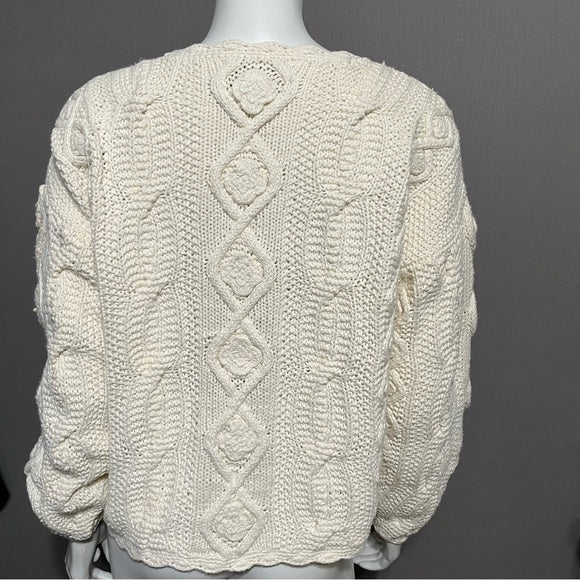 Handknitted Intern. Express Cream Pearl Sweater Sz-Small