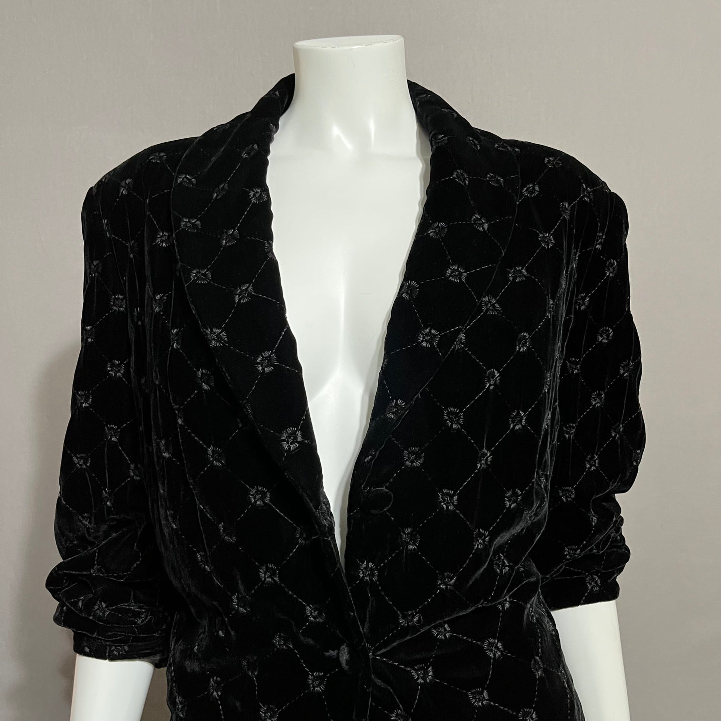 August Max Women Black Velour Silk Blend Blazer Sz-16W