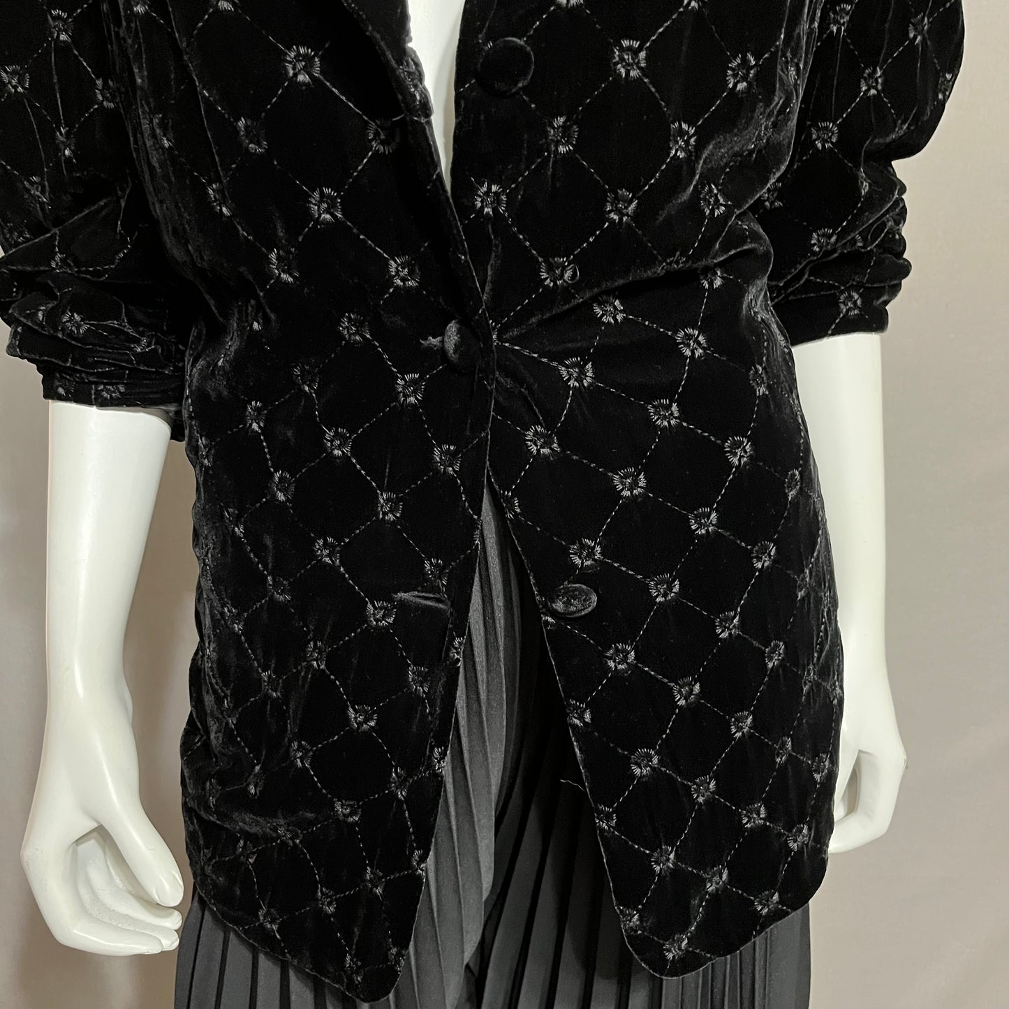 August Max Women Black Velour Silk Blend Blazer Sz-16W