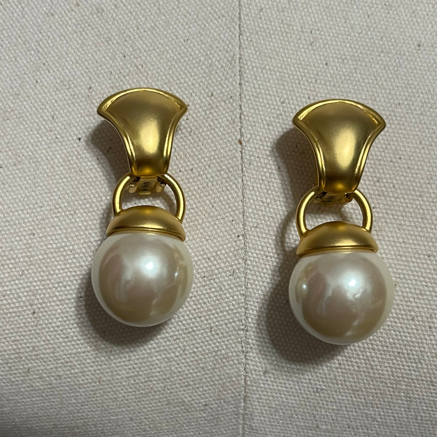 Vintage With Gold Large Pearl Clip On Earrings