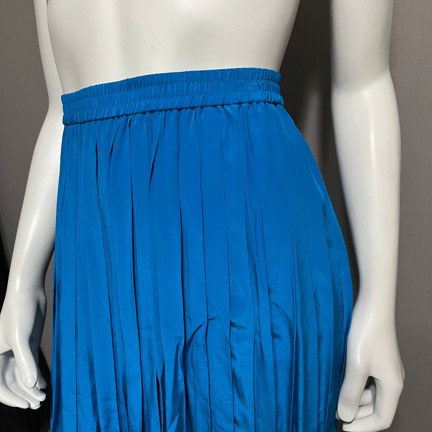 Diane Von Furstenburg Blue Silk Pleated Skirt Sz-Medium #37