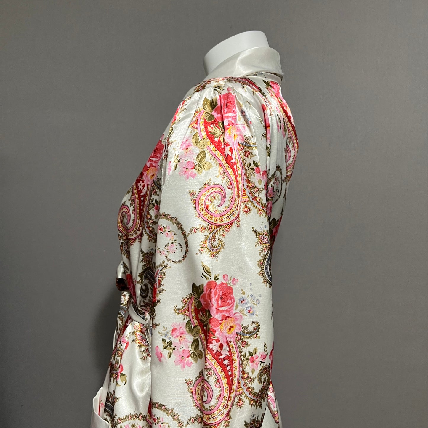 Kathryn Cream Pink Paisley Robe Sz-Large #86