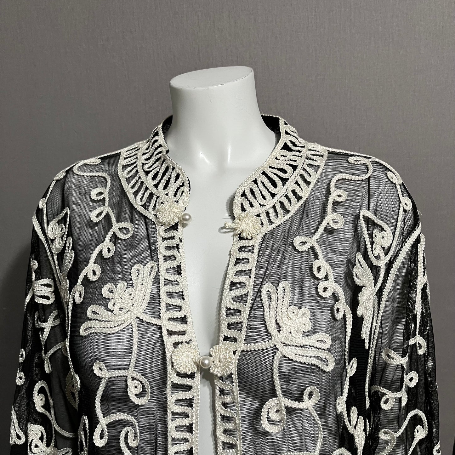 Brownstone Studio Black Mesh Cream Appliqué Kimono Blazer Sz-16