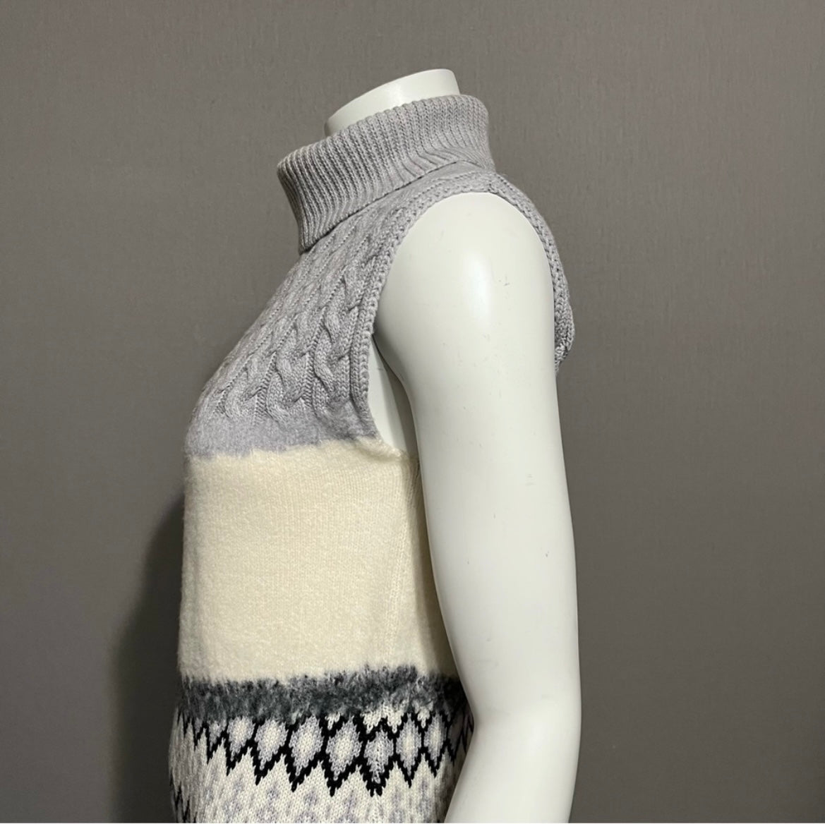 Worth 100% Wool Gray Cream Black Sleeveless Turtleneck Sz-Small/Medium