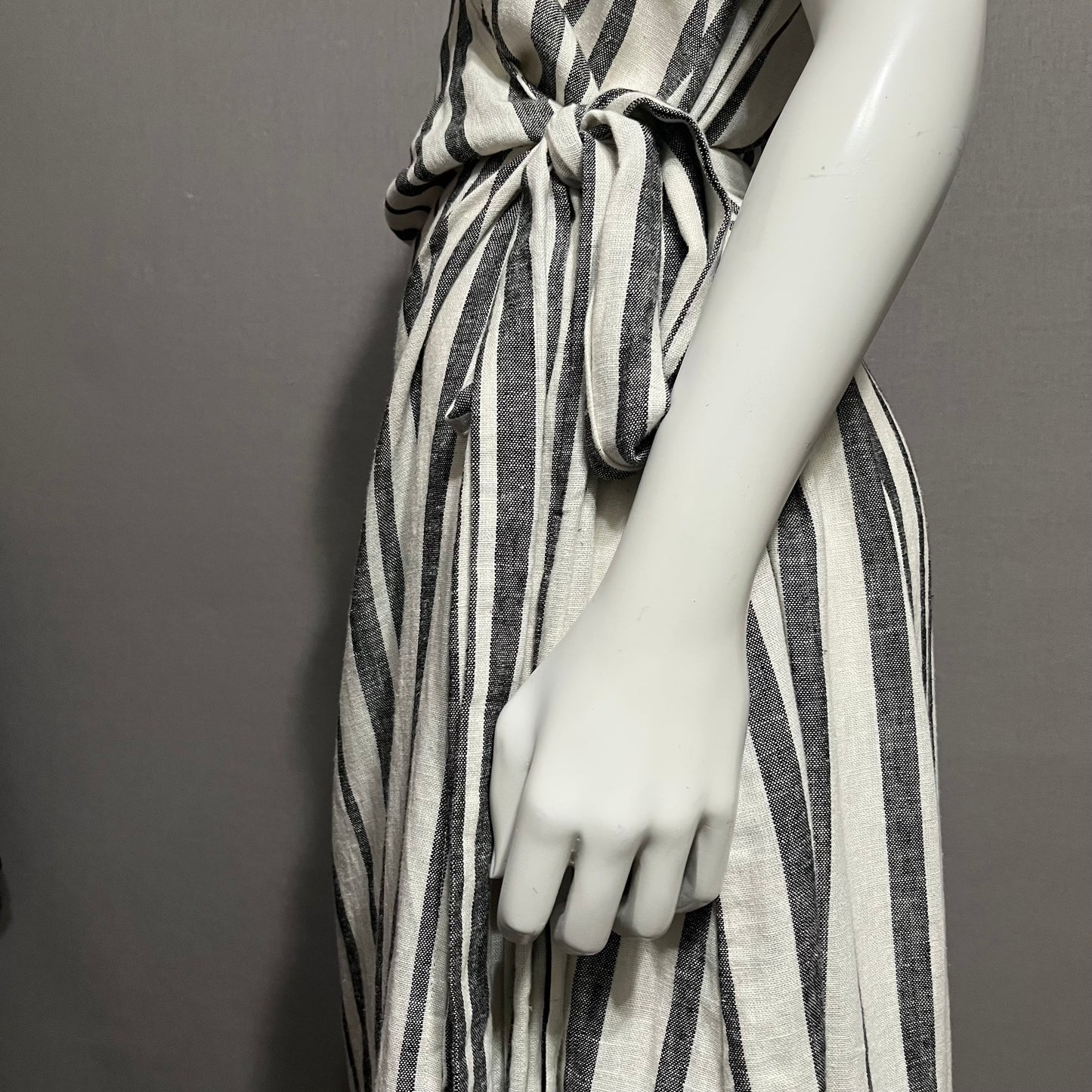 Evereve Cream | Gray Linen | Viscose Wrap Dress Sz-XL