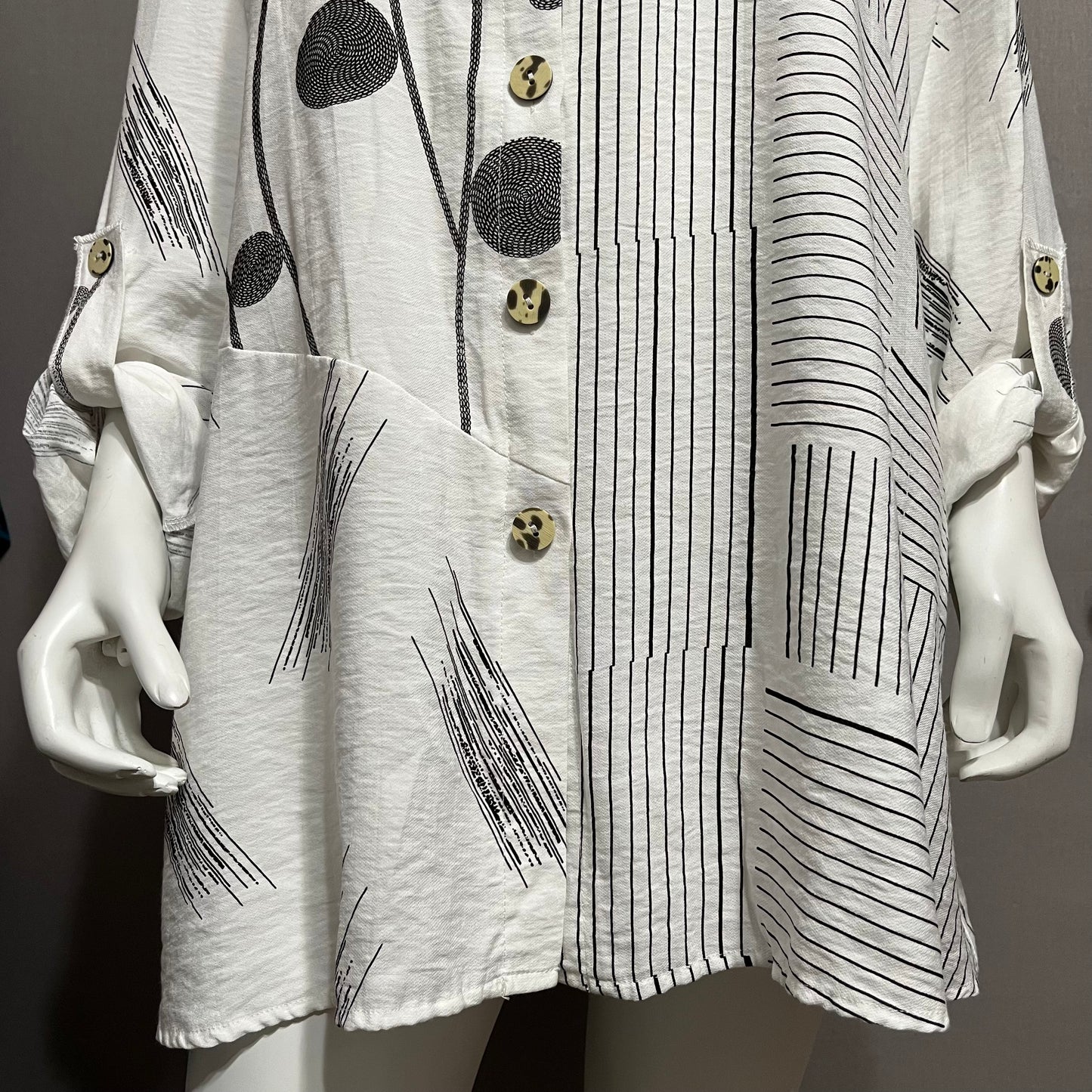 North Style White With Black Geometric Patterns Button Front Shirt Sz-1X